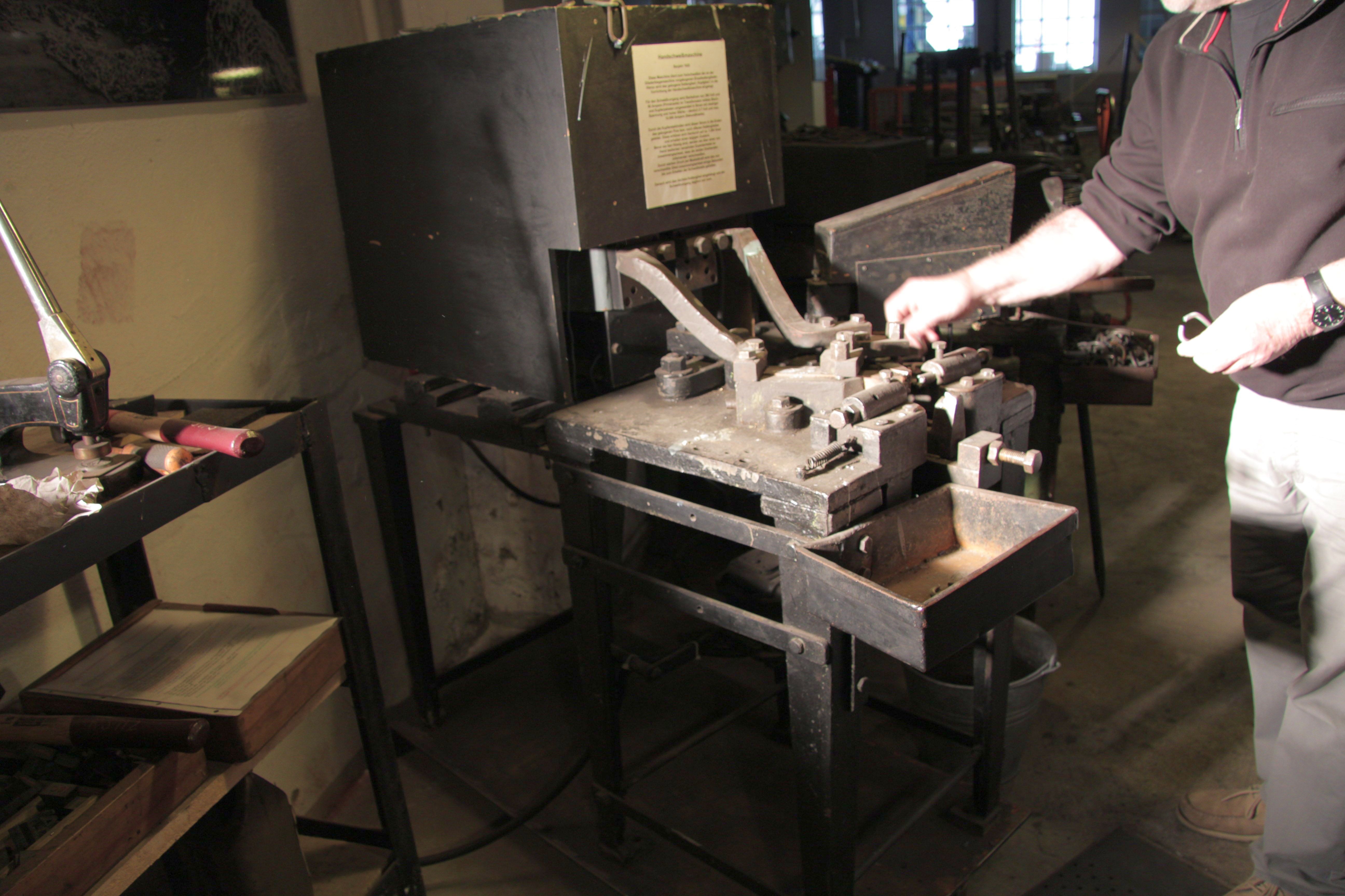 Hand welding machine Sounds Of Changes