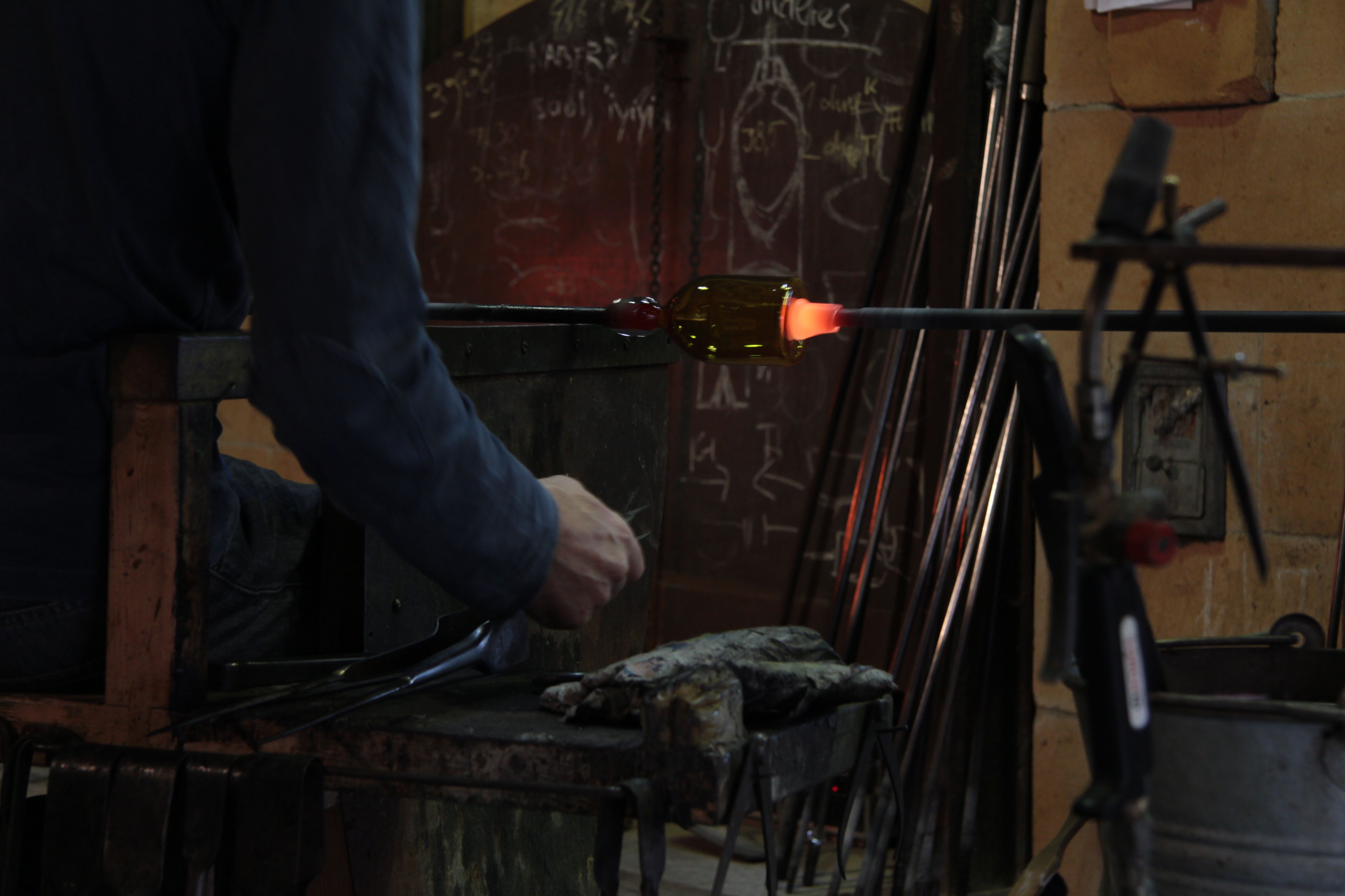 Glassblowing III forming the drink opening Sounds Of Changes