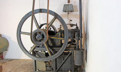 Stationary engine