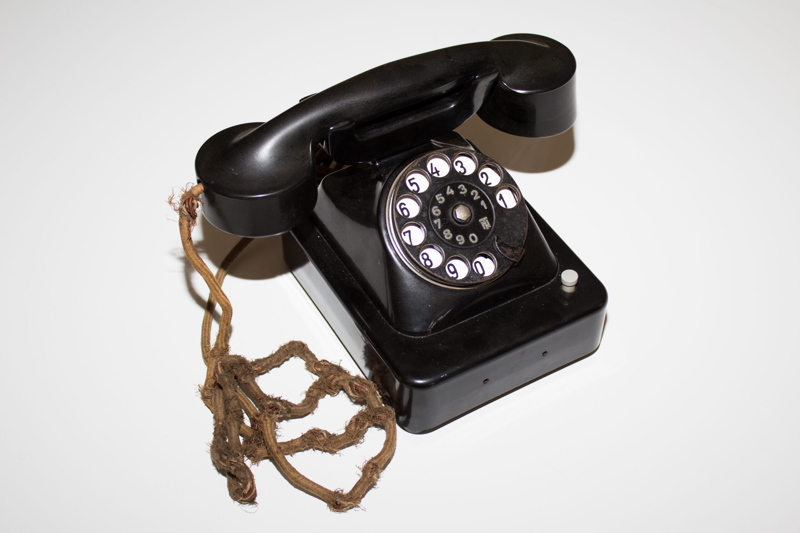 "Nikola Tesla" telephone - dialing