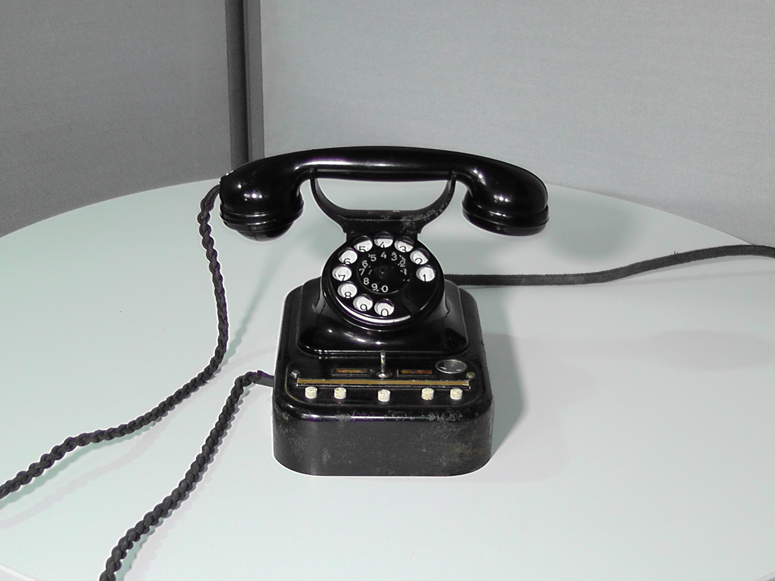 Telephone set Siemens - dialing