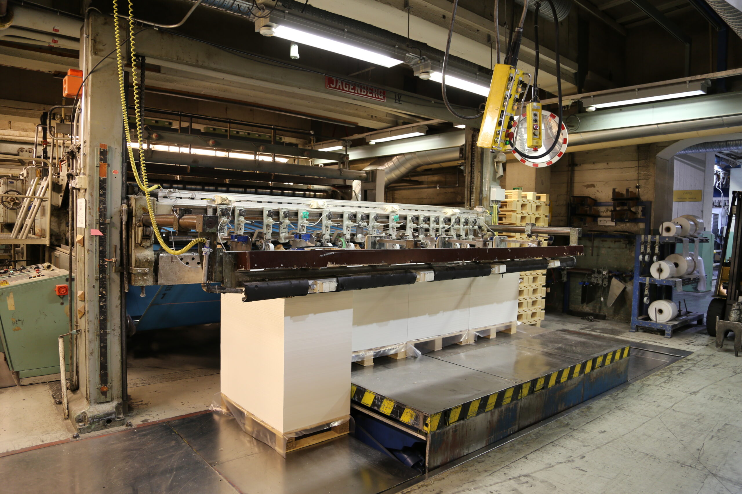 Sheet cutter