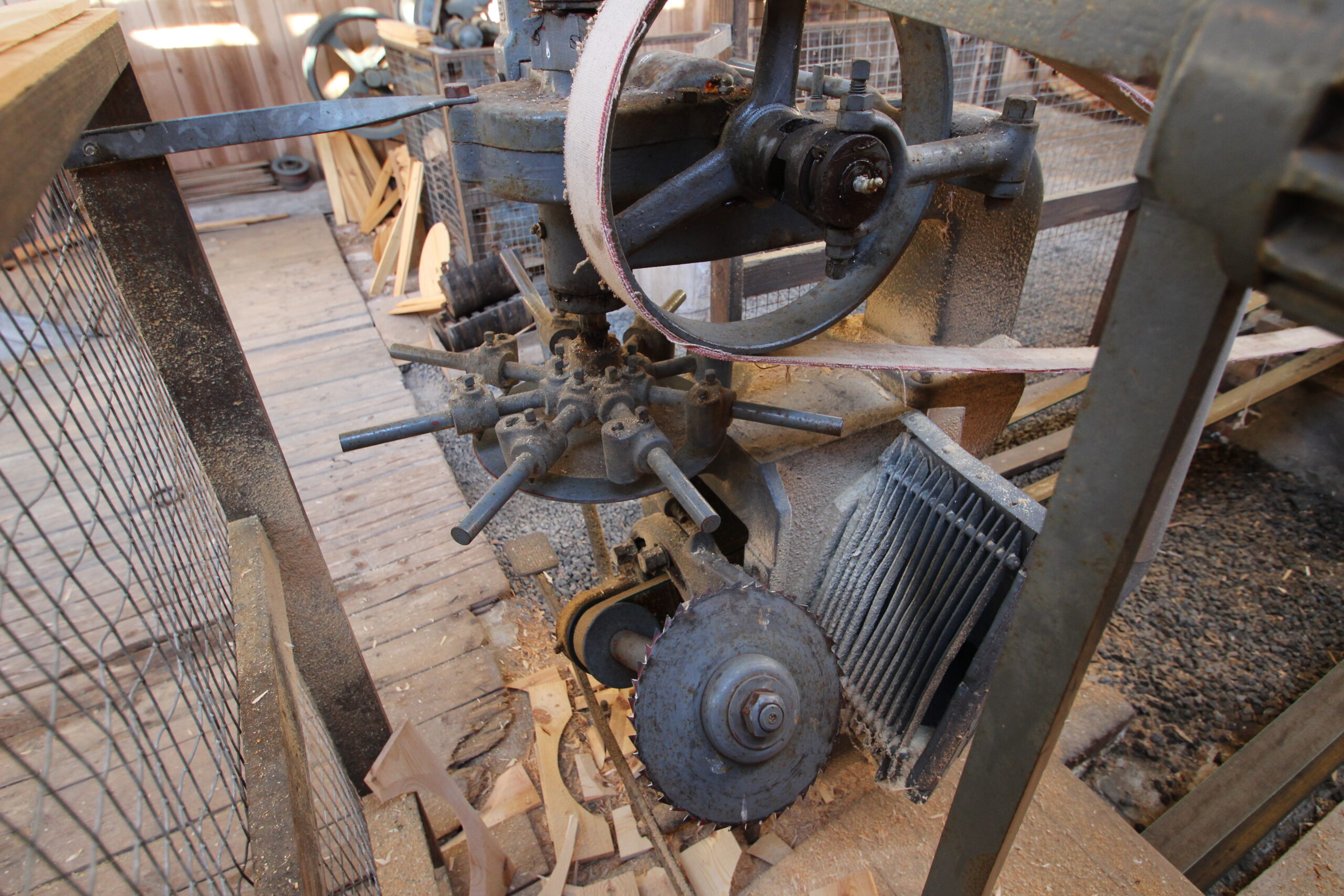 Bottom saw