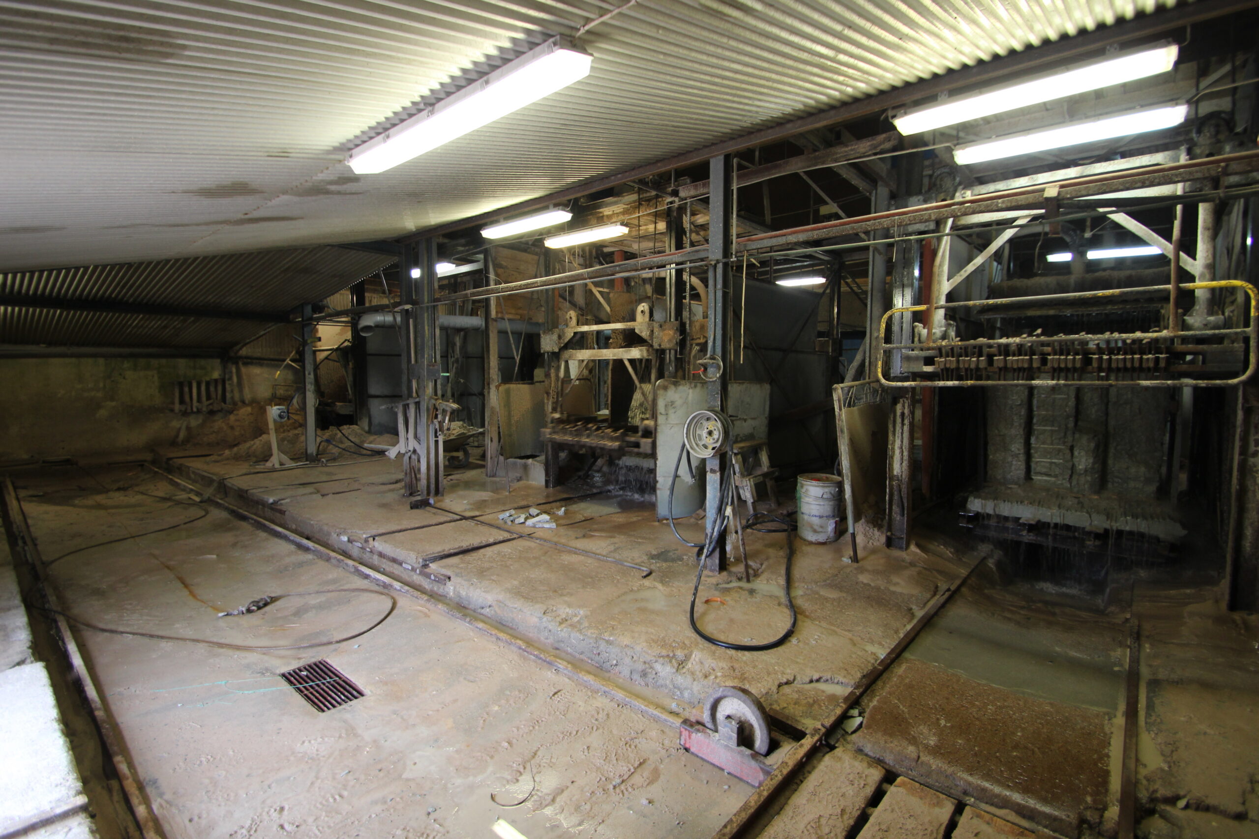 Stone frame saws