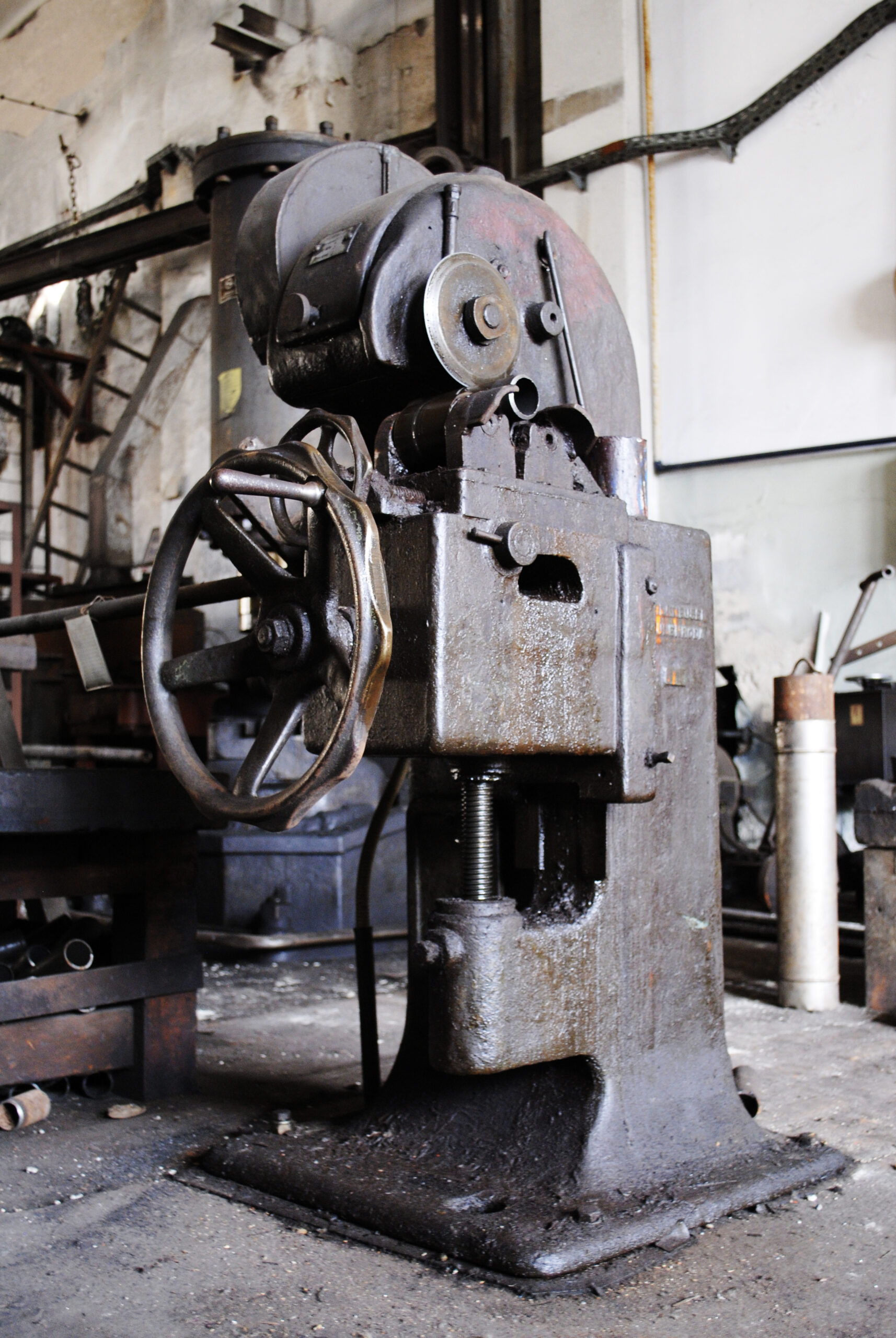 Boiler tube cutting machine