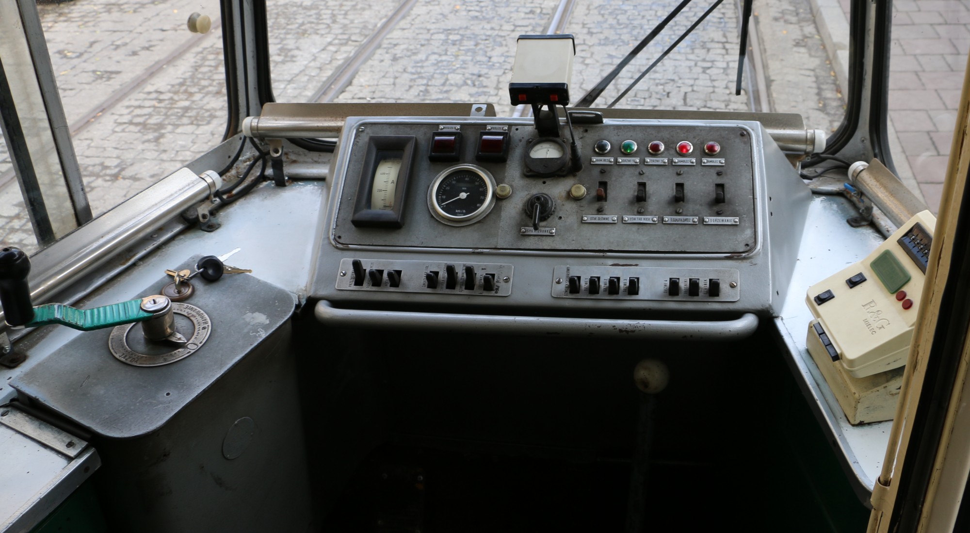 102N tram – motorman’s cabin