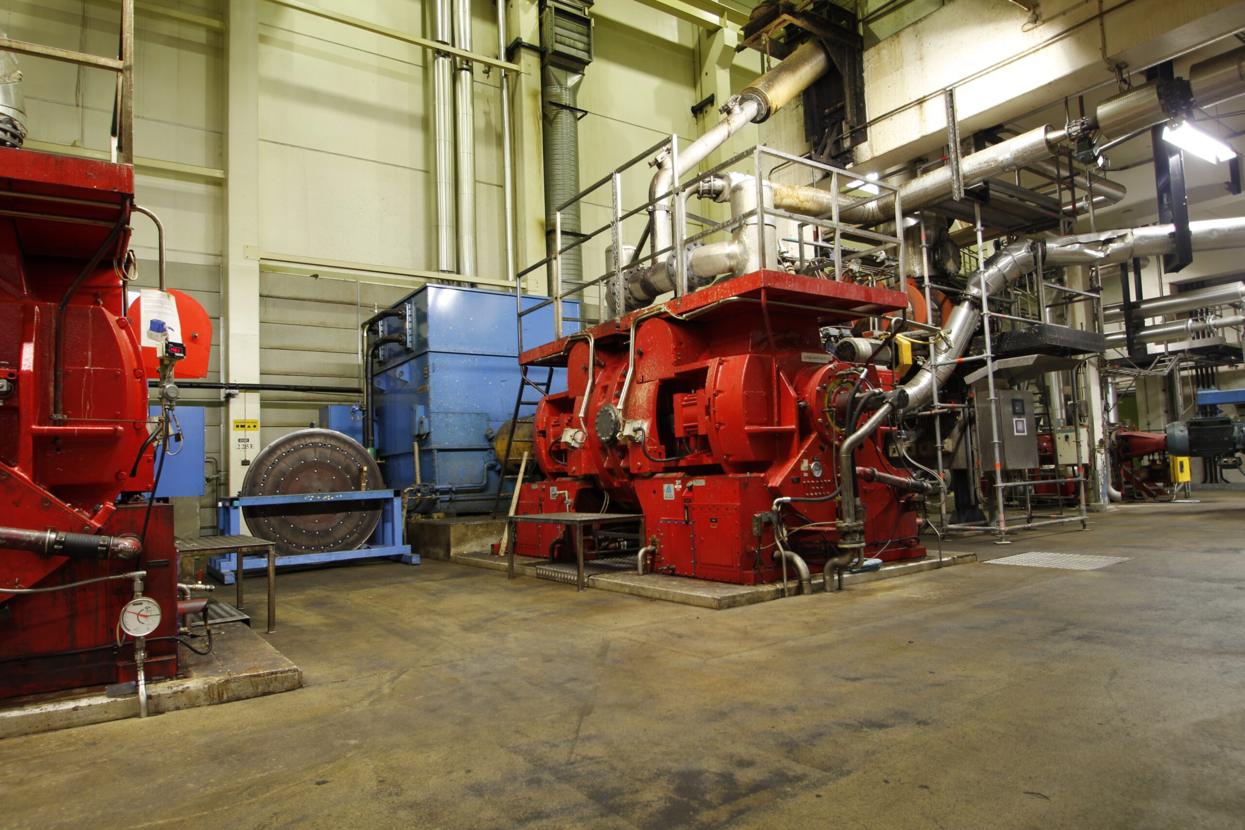 Pulp refiner