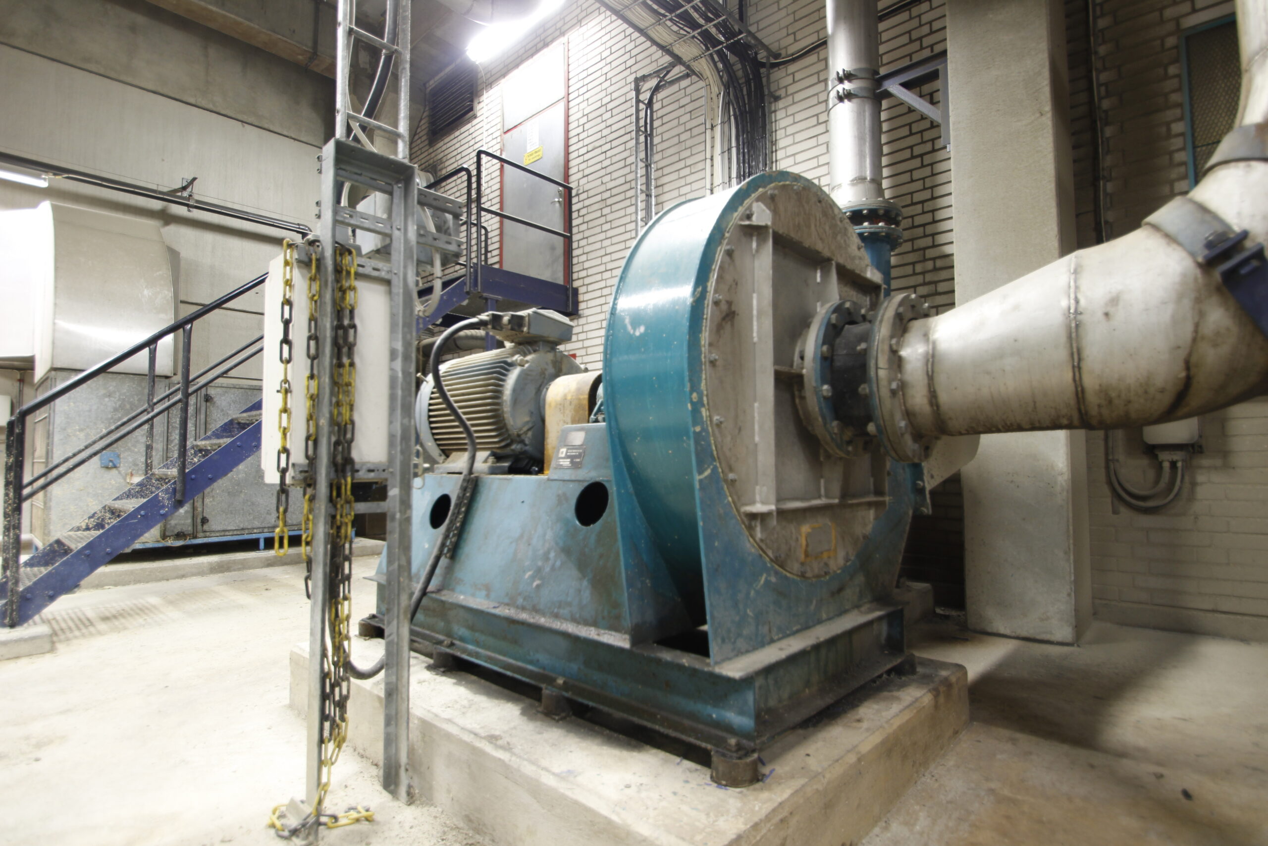 Vacuum fan