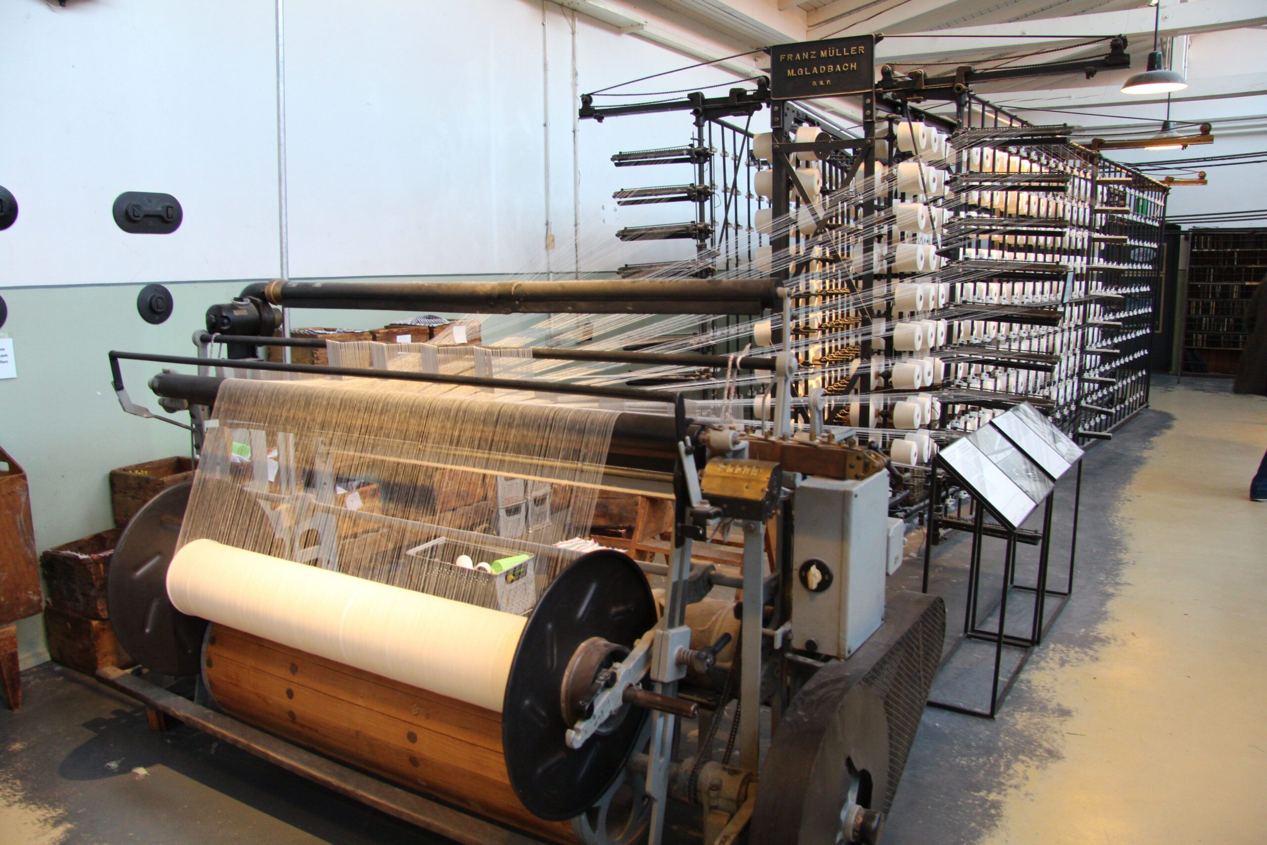 Beaming machine