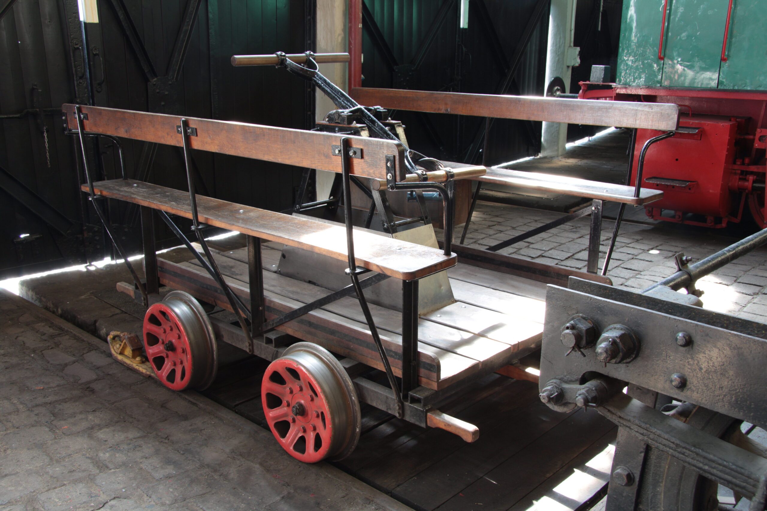 Hand lever draisine