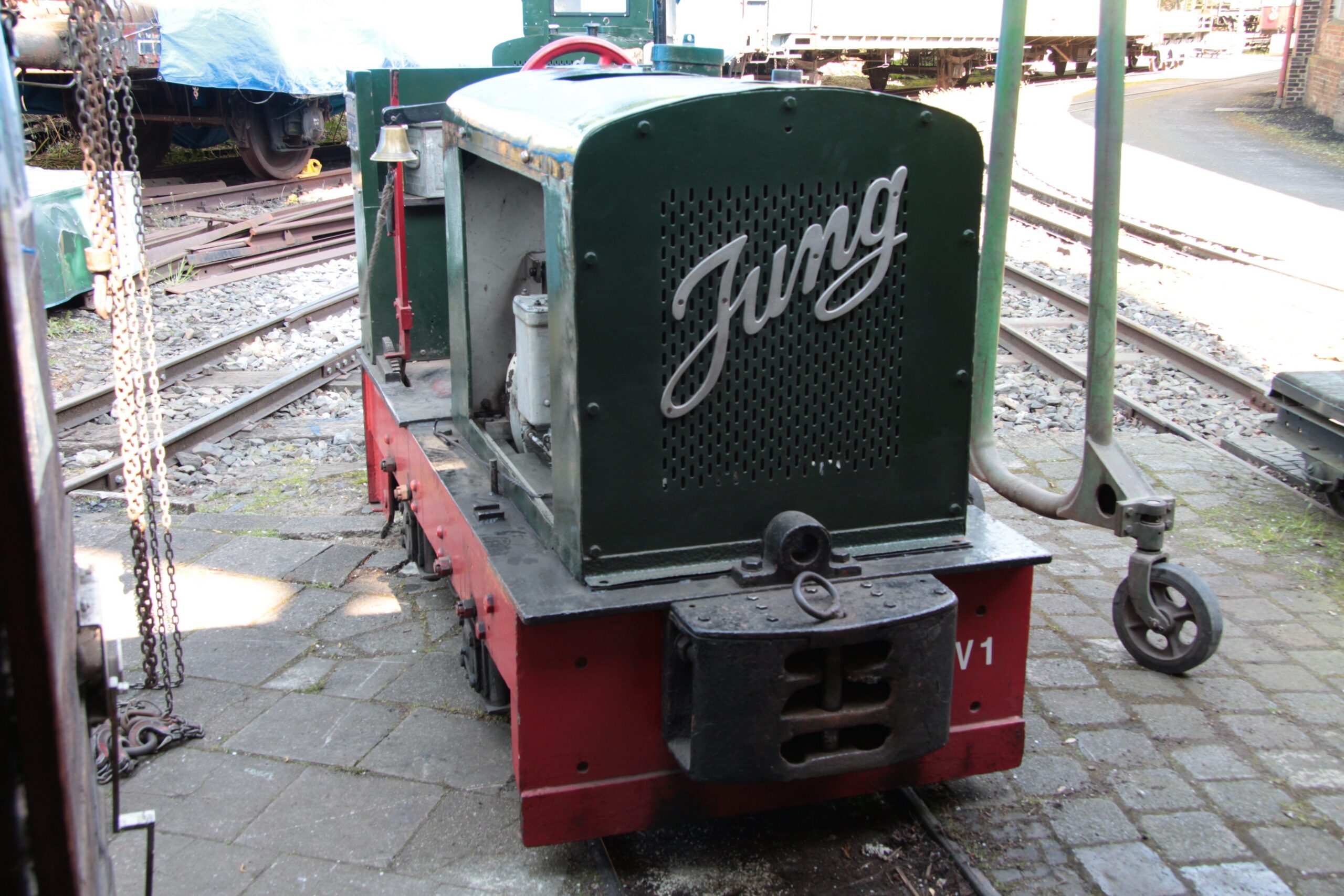 Narrow-gauge field locomotive