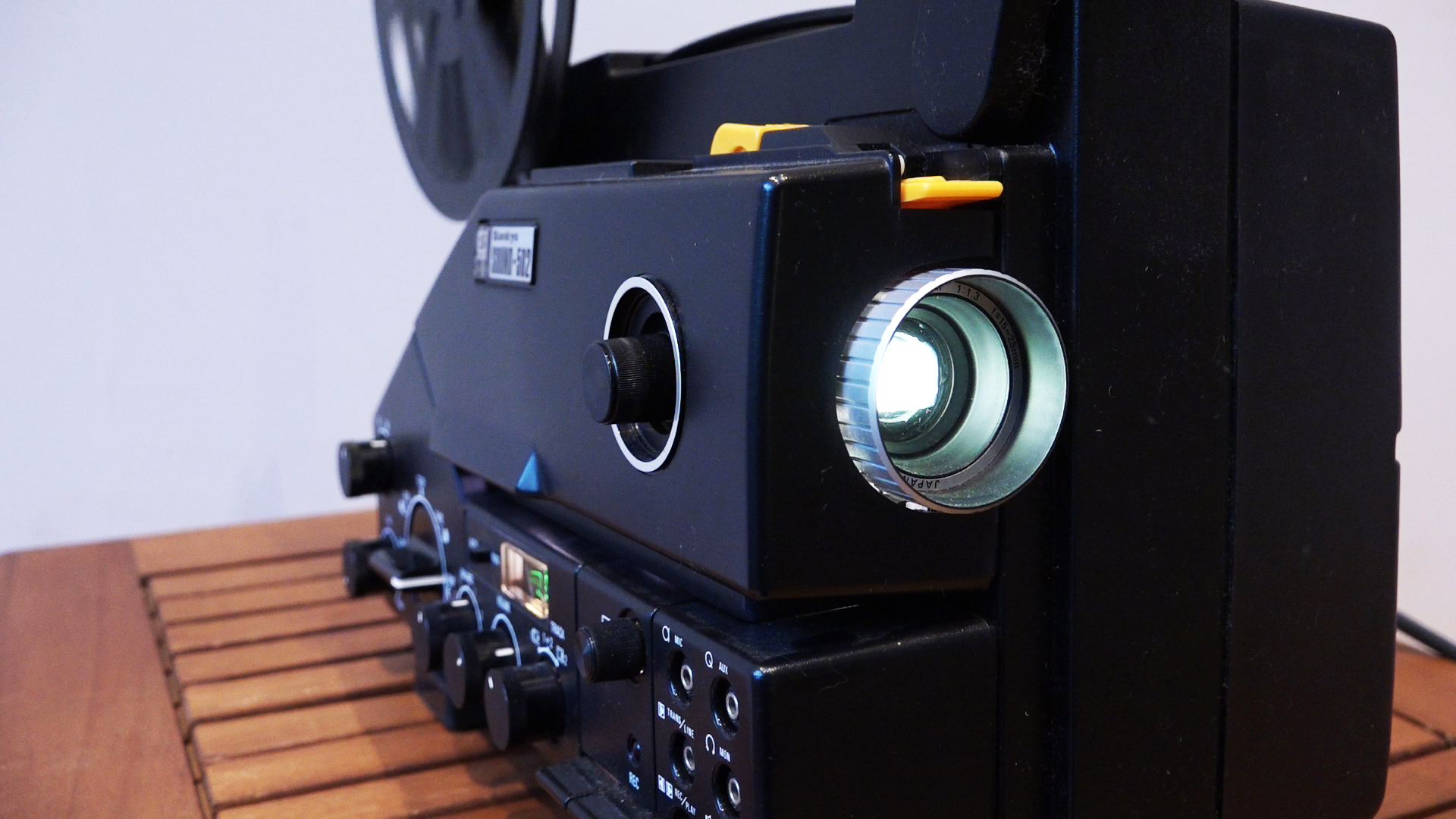 Super 8 Movie Projector - Projection