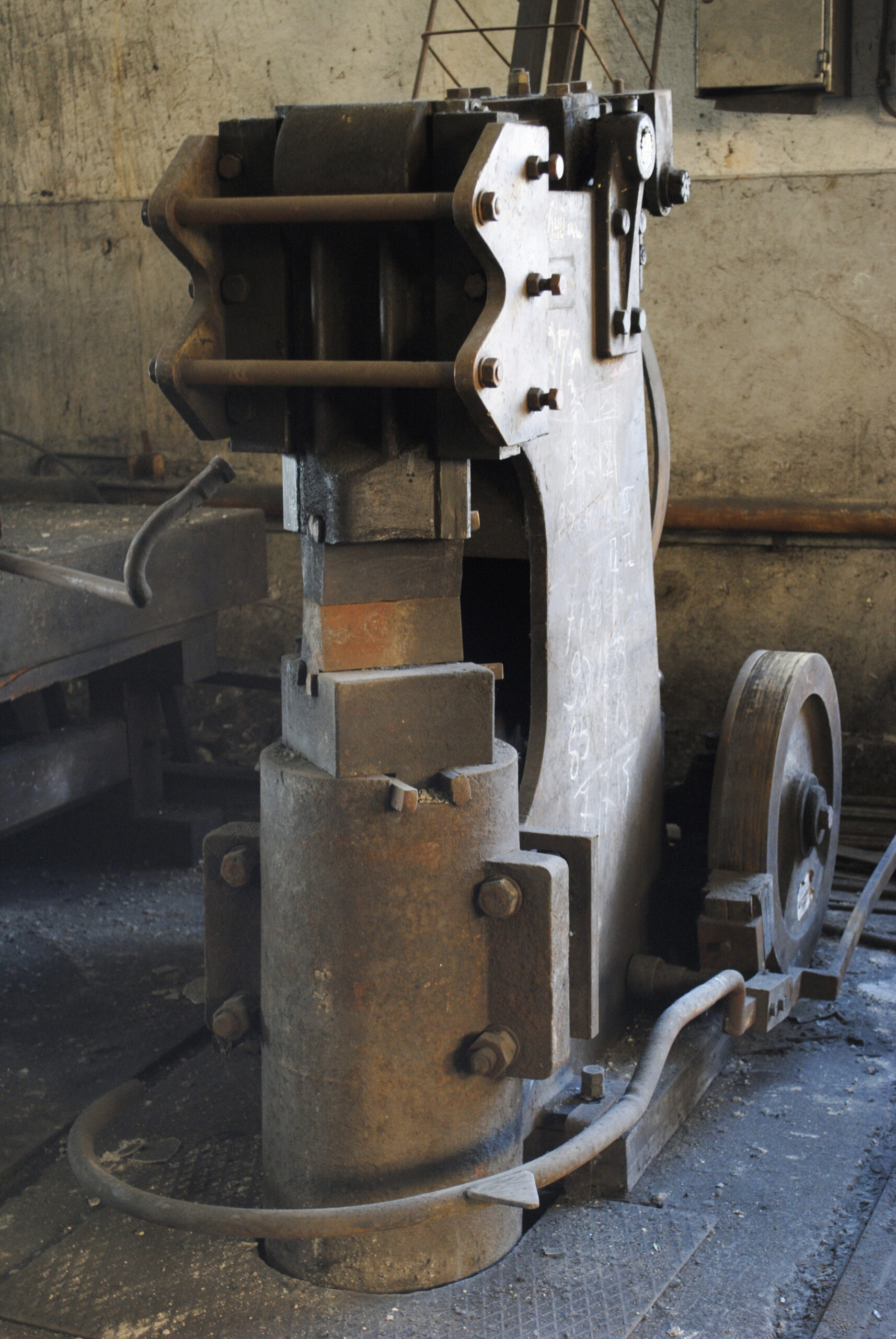 Mechanical spring hammer (smaller)
