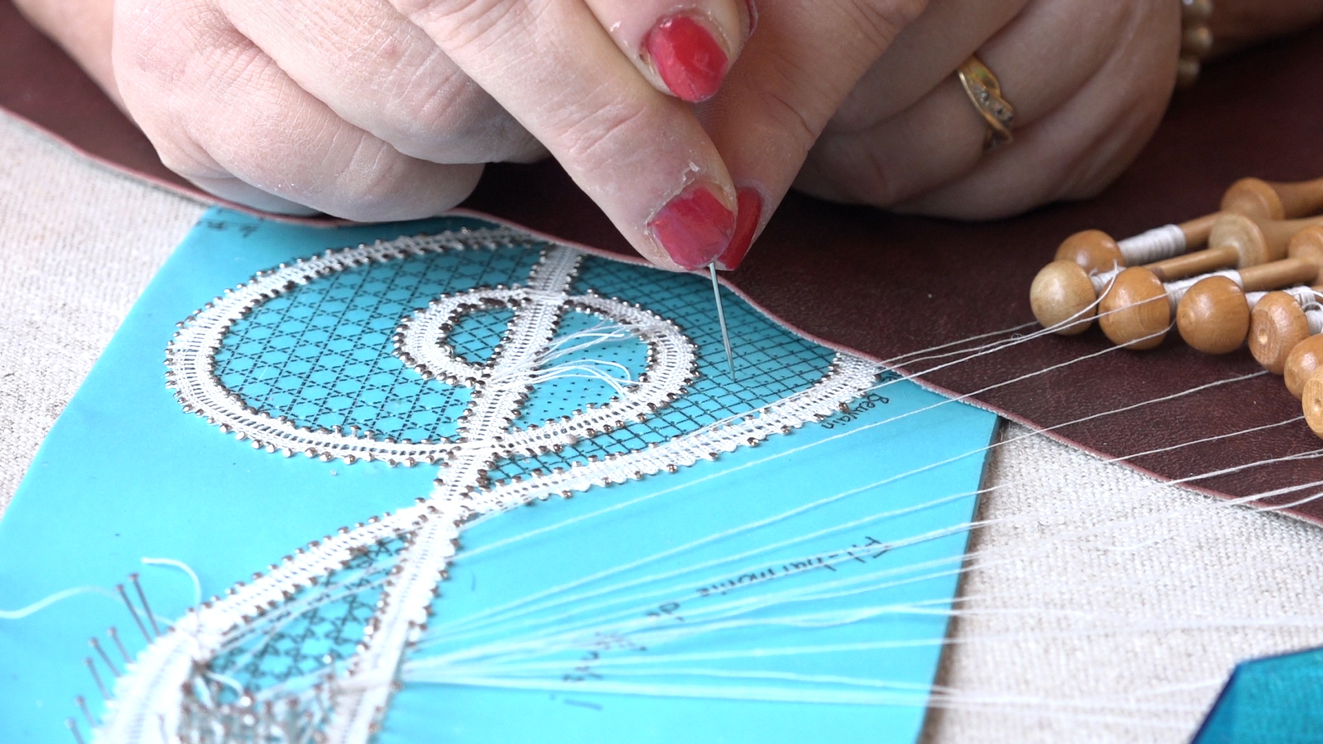 Lacemaking - packing