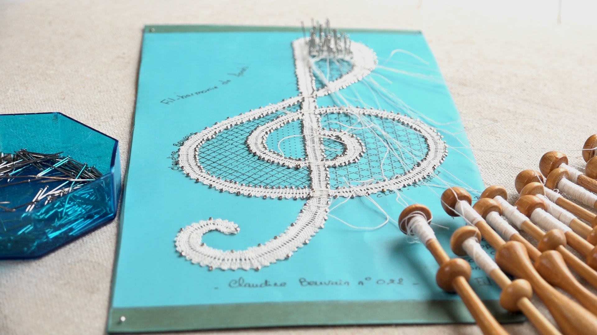 Lacemaking - pushing