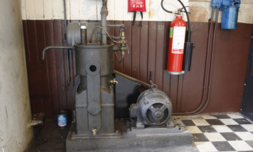 Air compressor