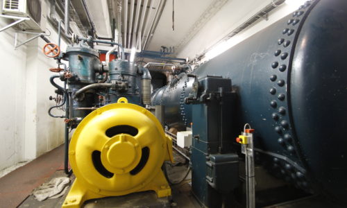 Compressor and pressure tank