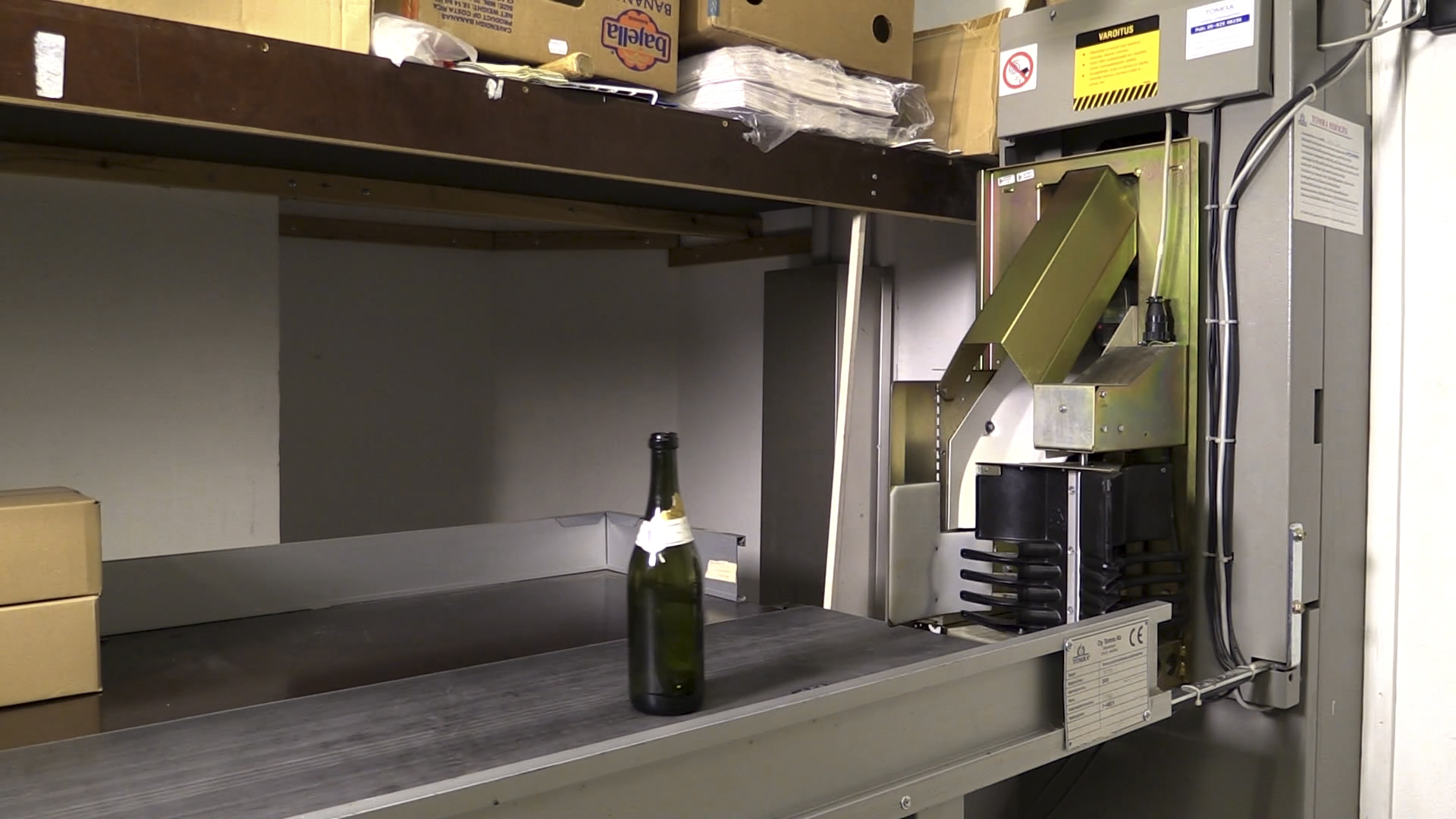 Reverse vending machine from the back side
