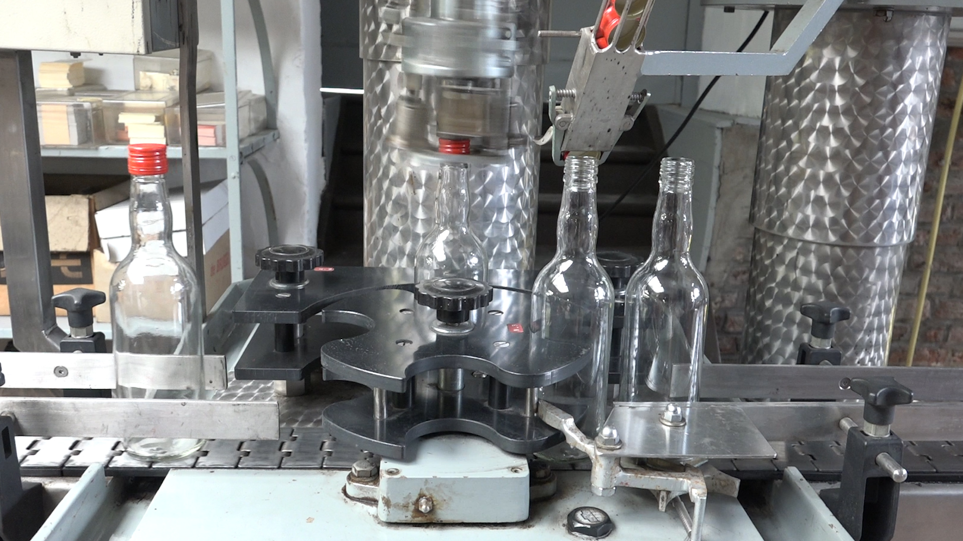 Capping machine in action
