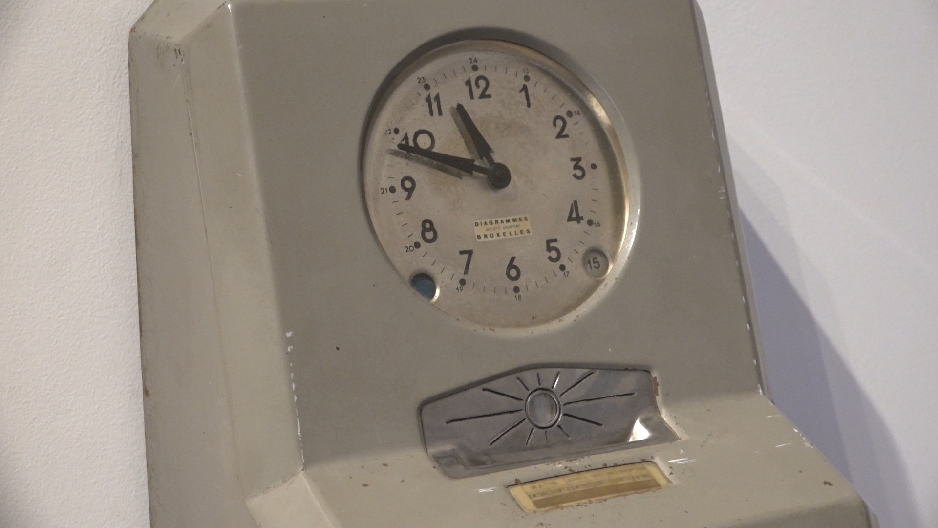 Clocking-in machine