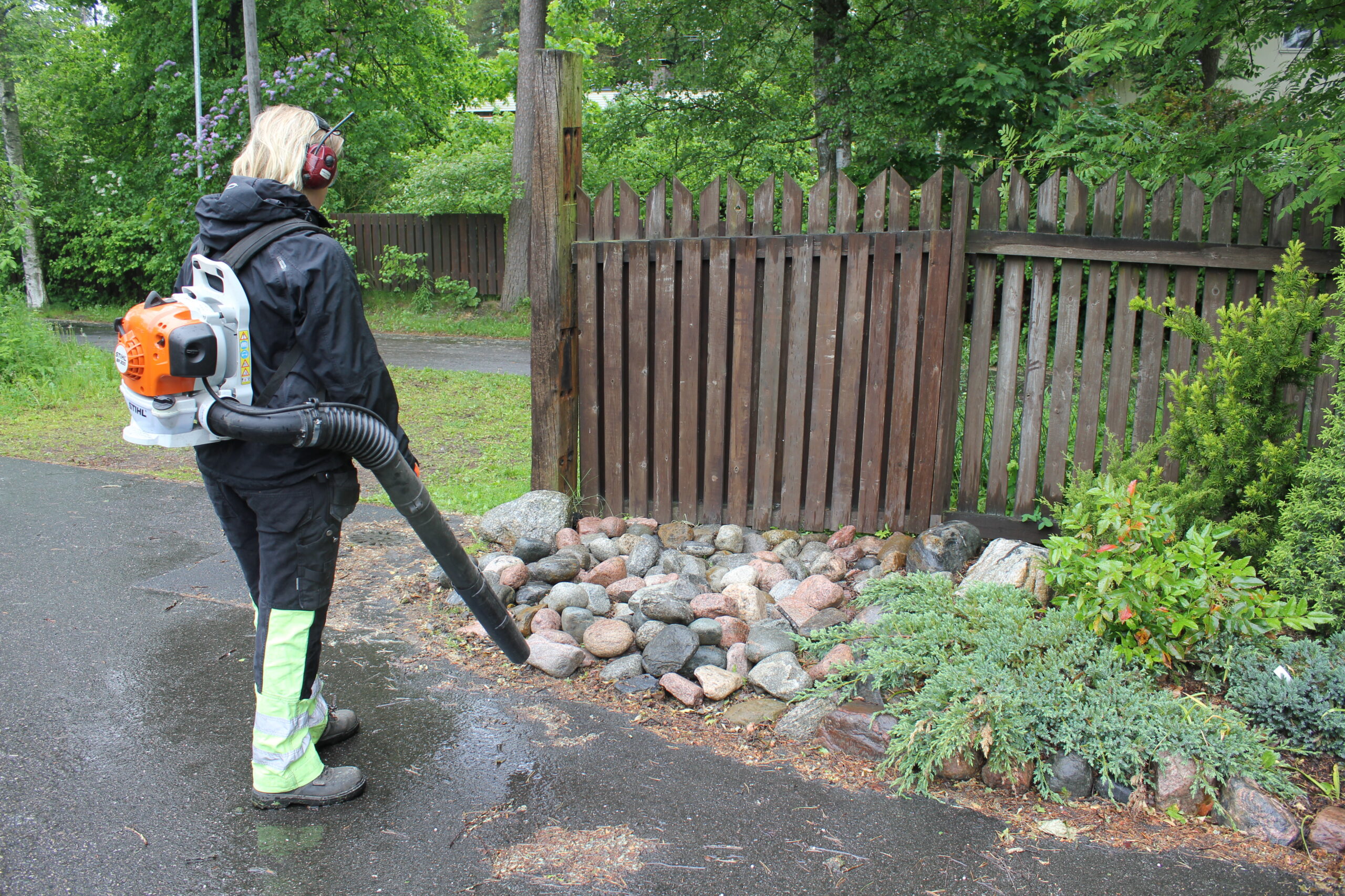 Backpack leaf blower