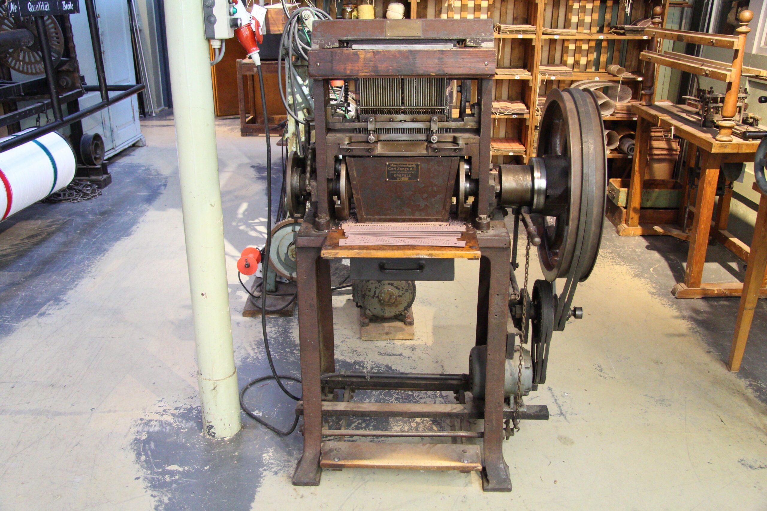 Jacquard card duplicating machine