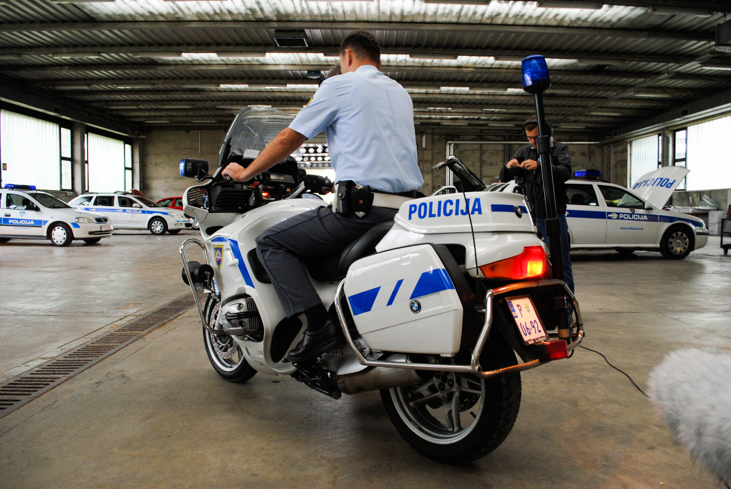 Police motorbike - siren