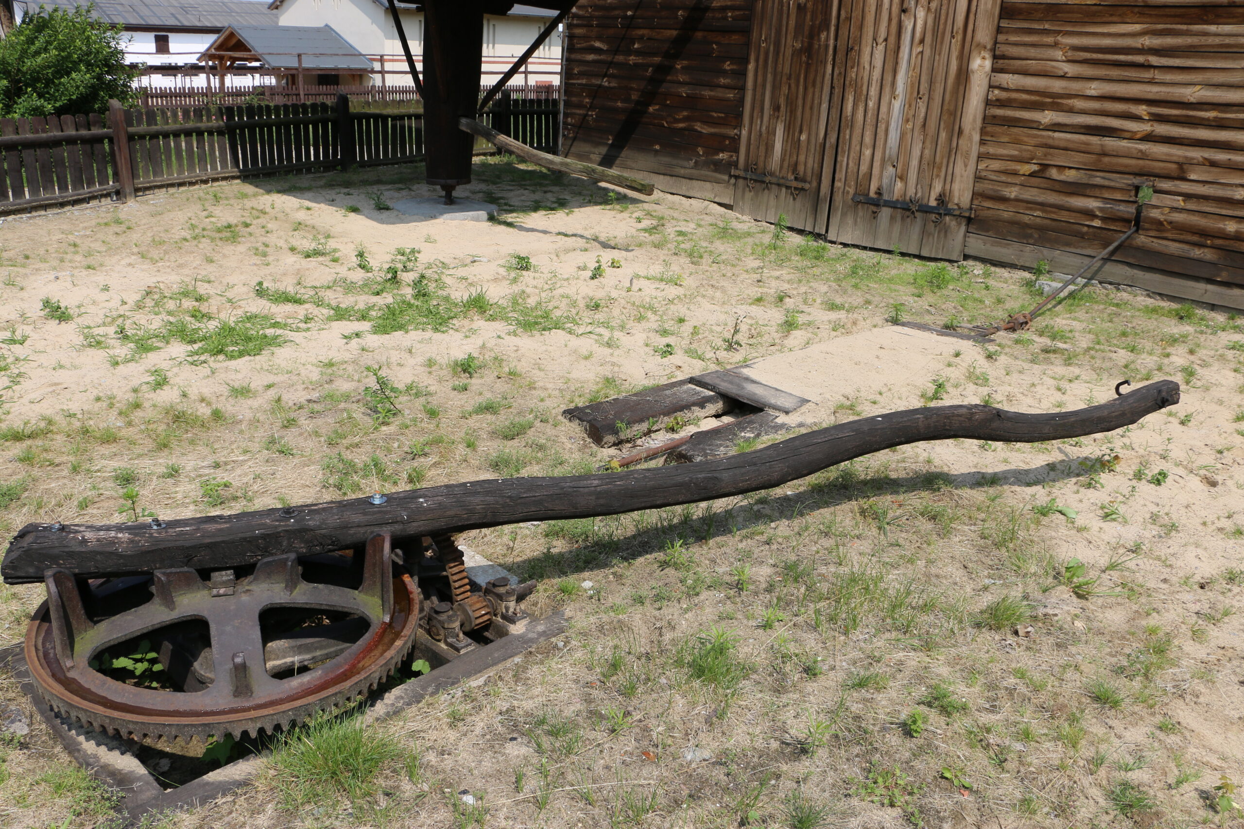 Powering mill