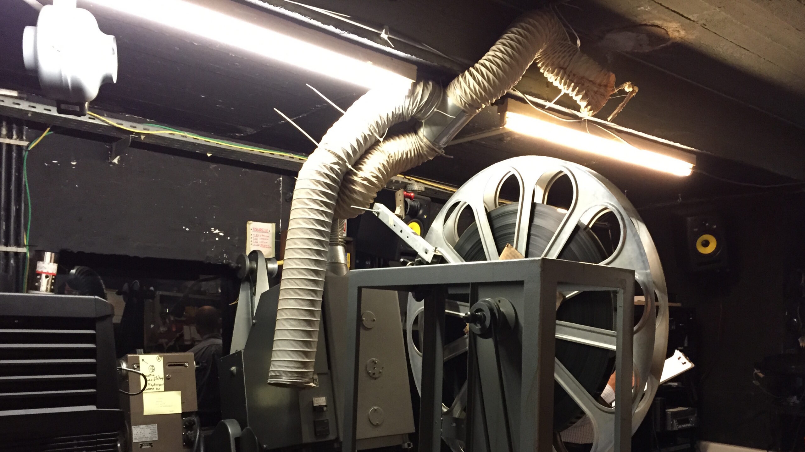 Fan - Cinema projector