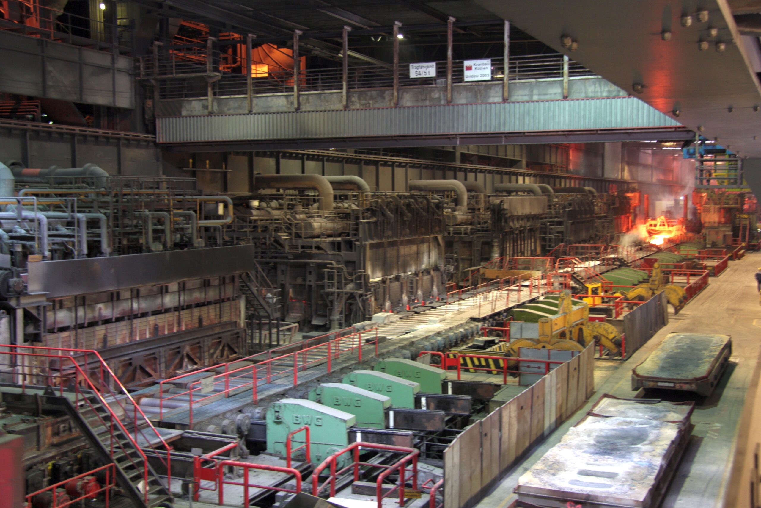 Steelwork: Pusher furnace and conveying system