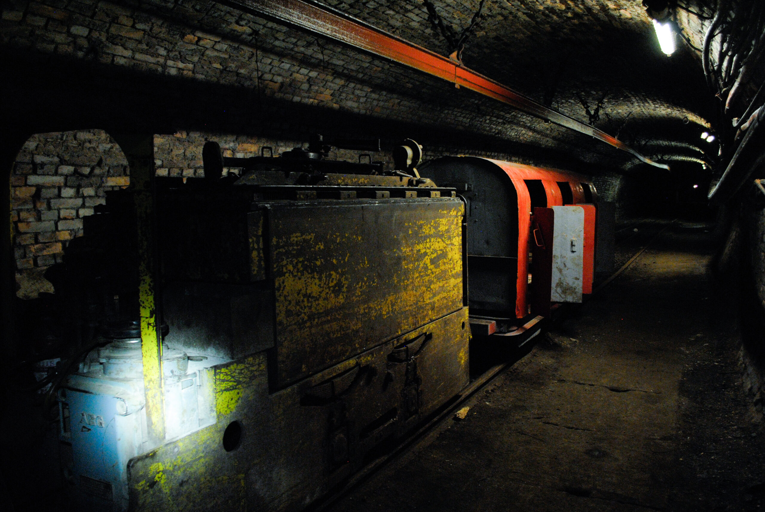 Battery locomotive – moving