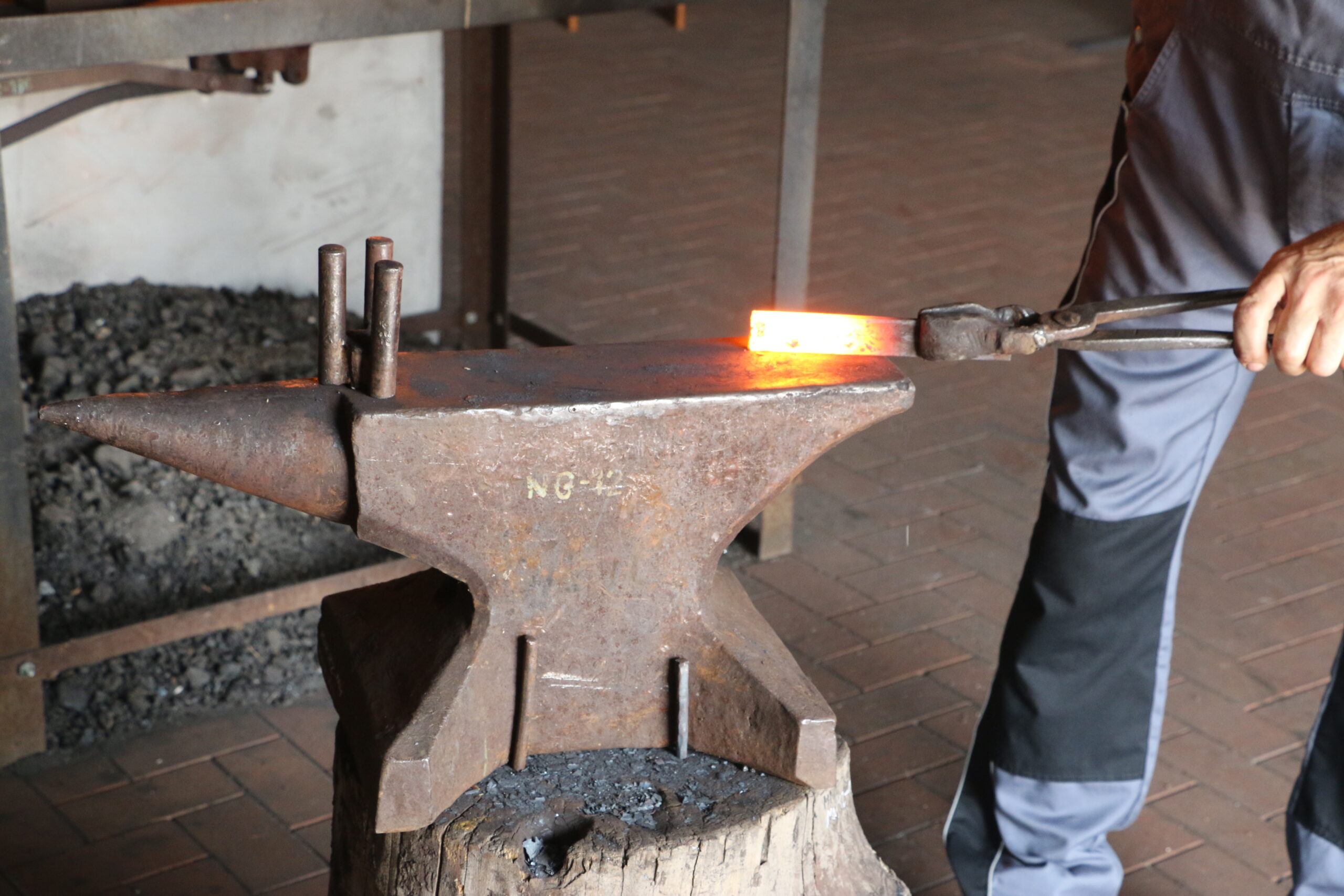 Smithy: steel forging (2)