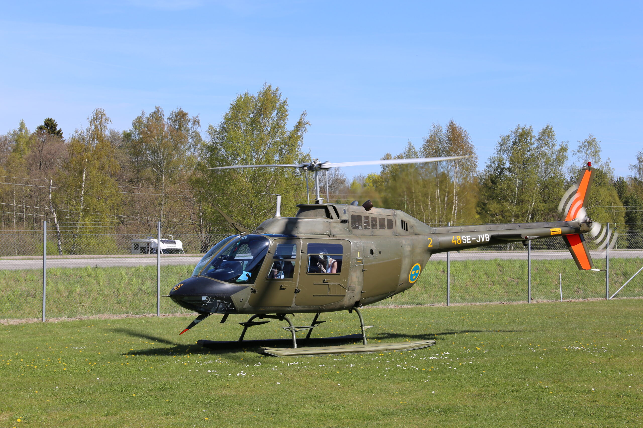 Bell 206 landing