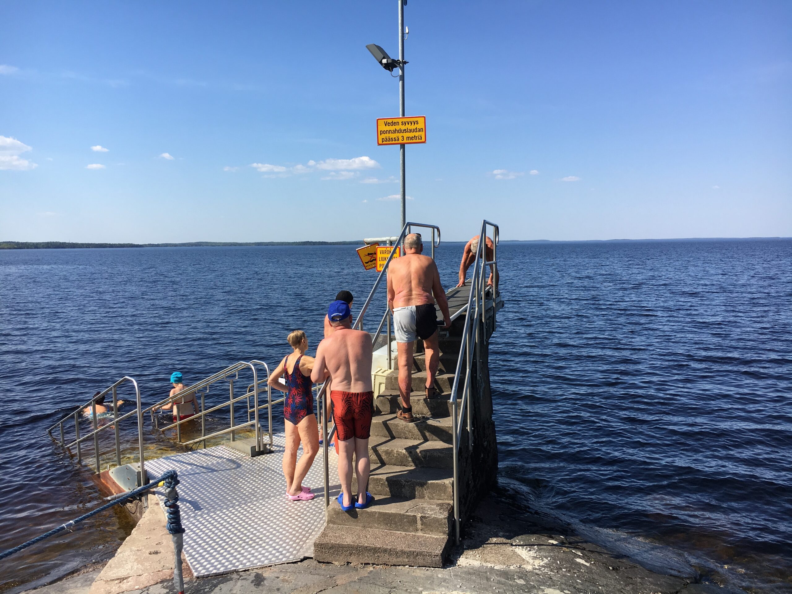 Rauhaniemen Kansankylpylä (Rauhaniemi Public Baths)