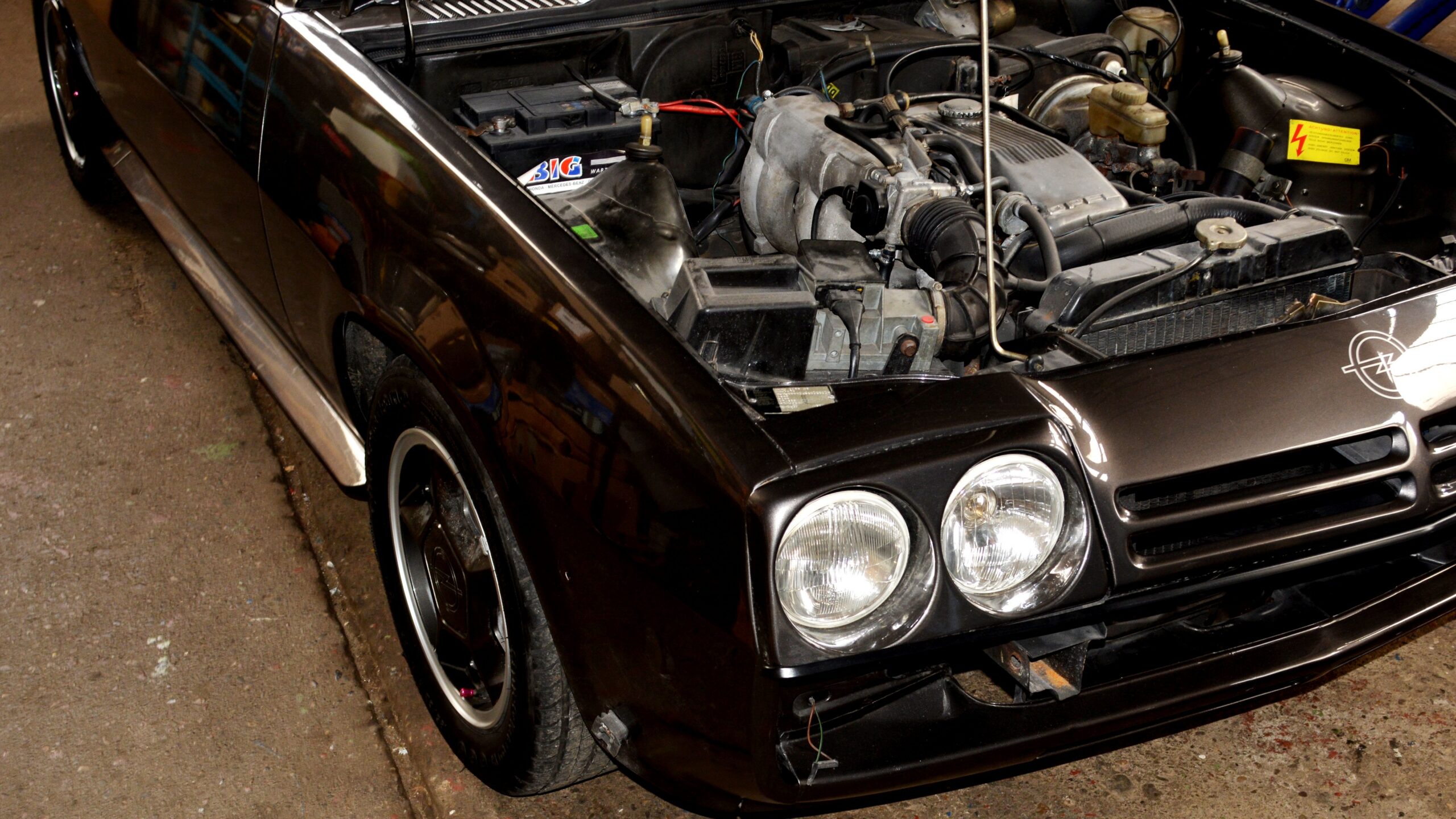 Opel Manta GSi: Starting and Running Engine