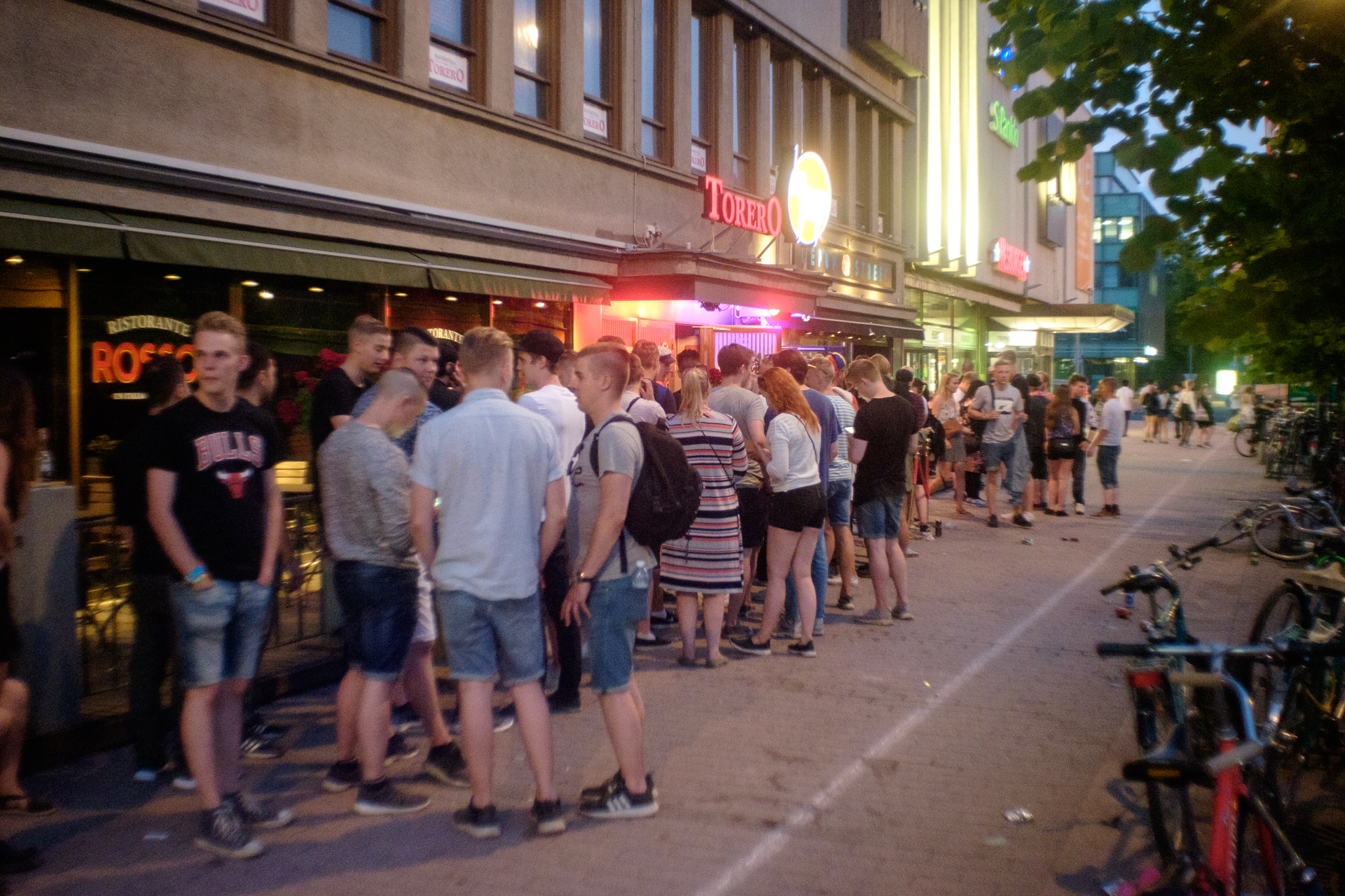 Ilosaarirock Soundscape: Saturday Bar Queue 2.30 am