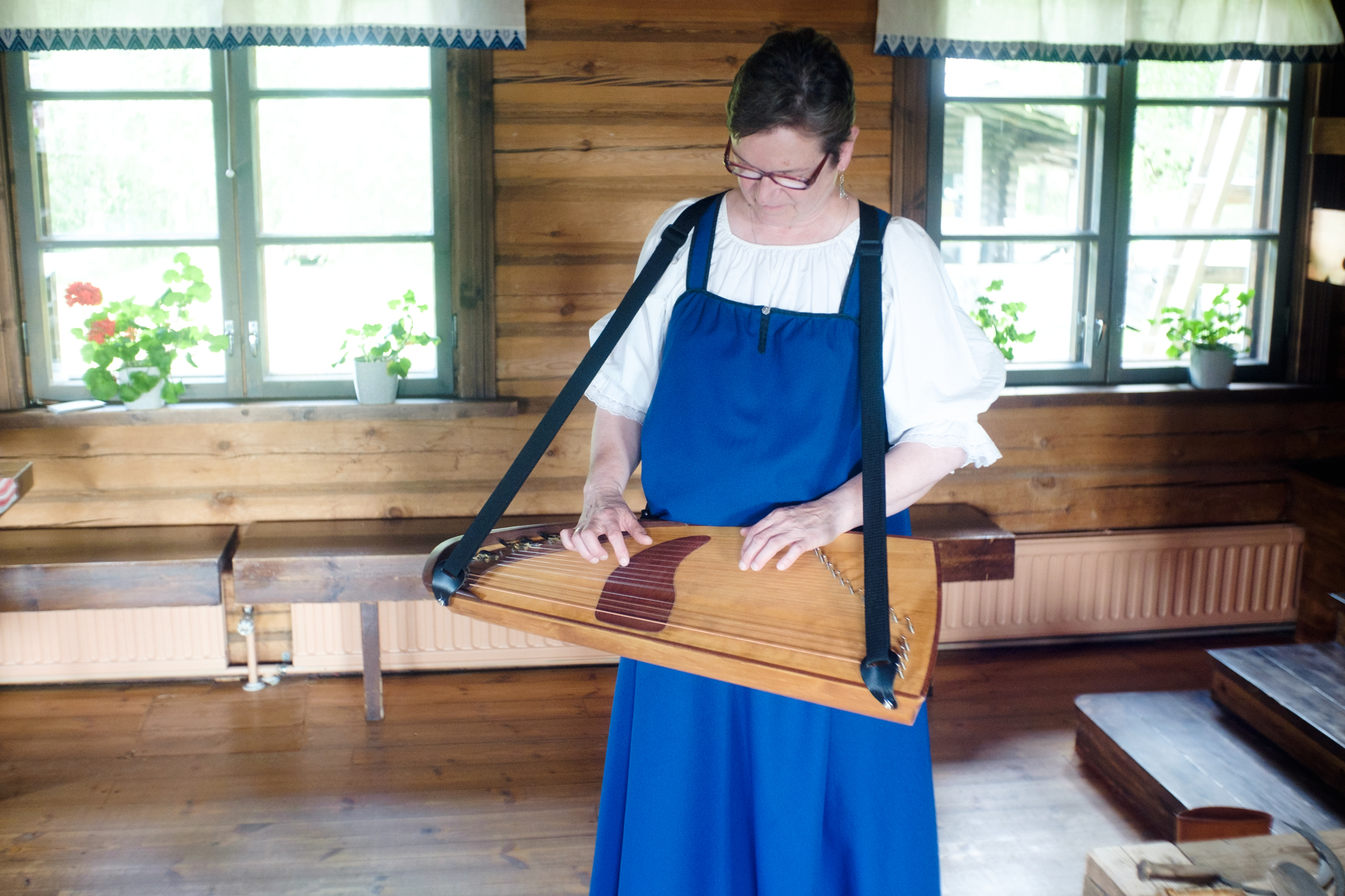 Liisa Matveinen - Ilomantsin Kirkonkellot with 15-string Kantele