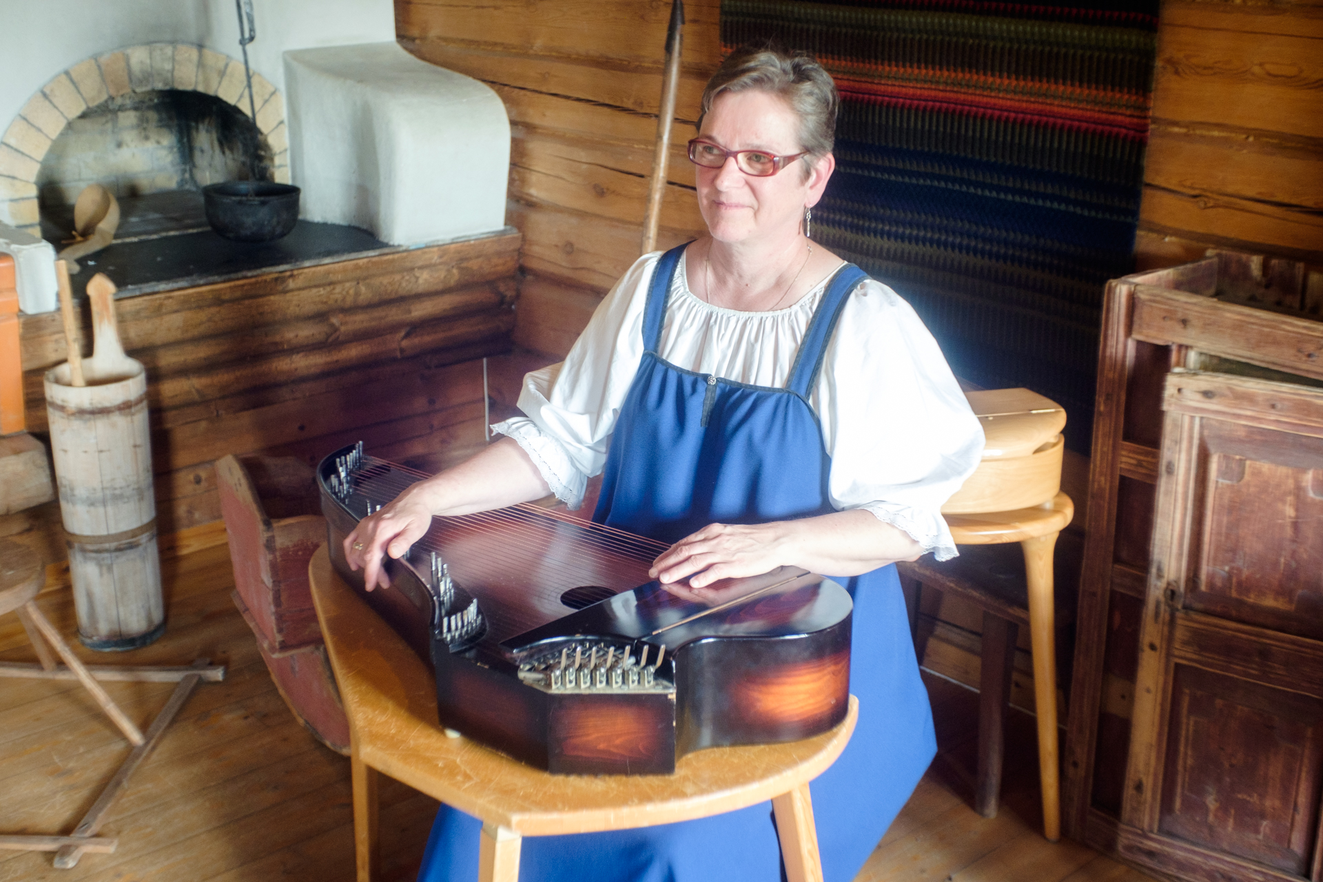 Liisa Matveinen - Konevitsan Kirkonkellot with Concert Kantele