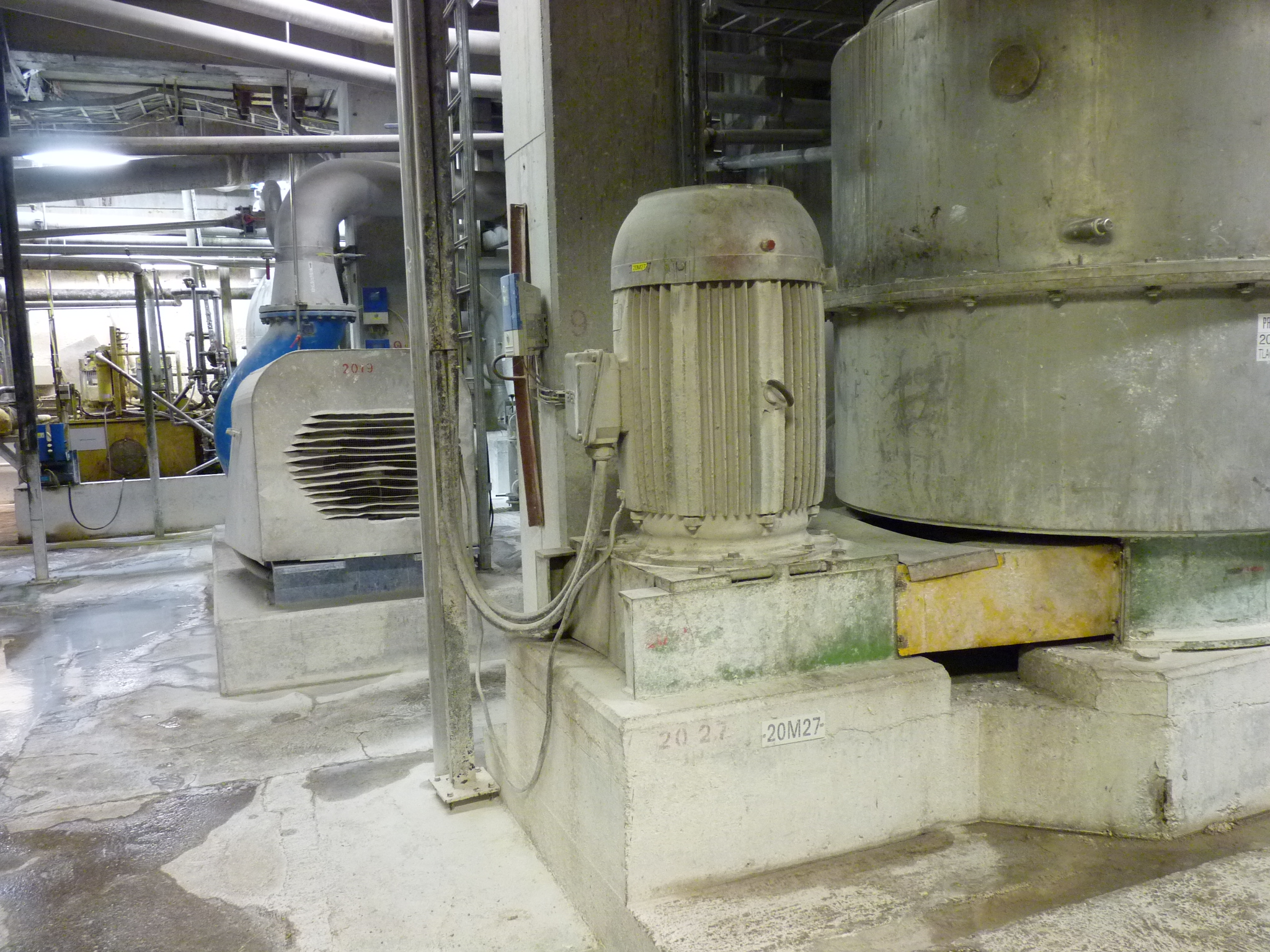 Vacuum pumps