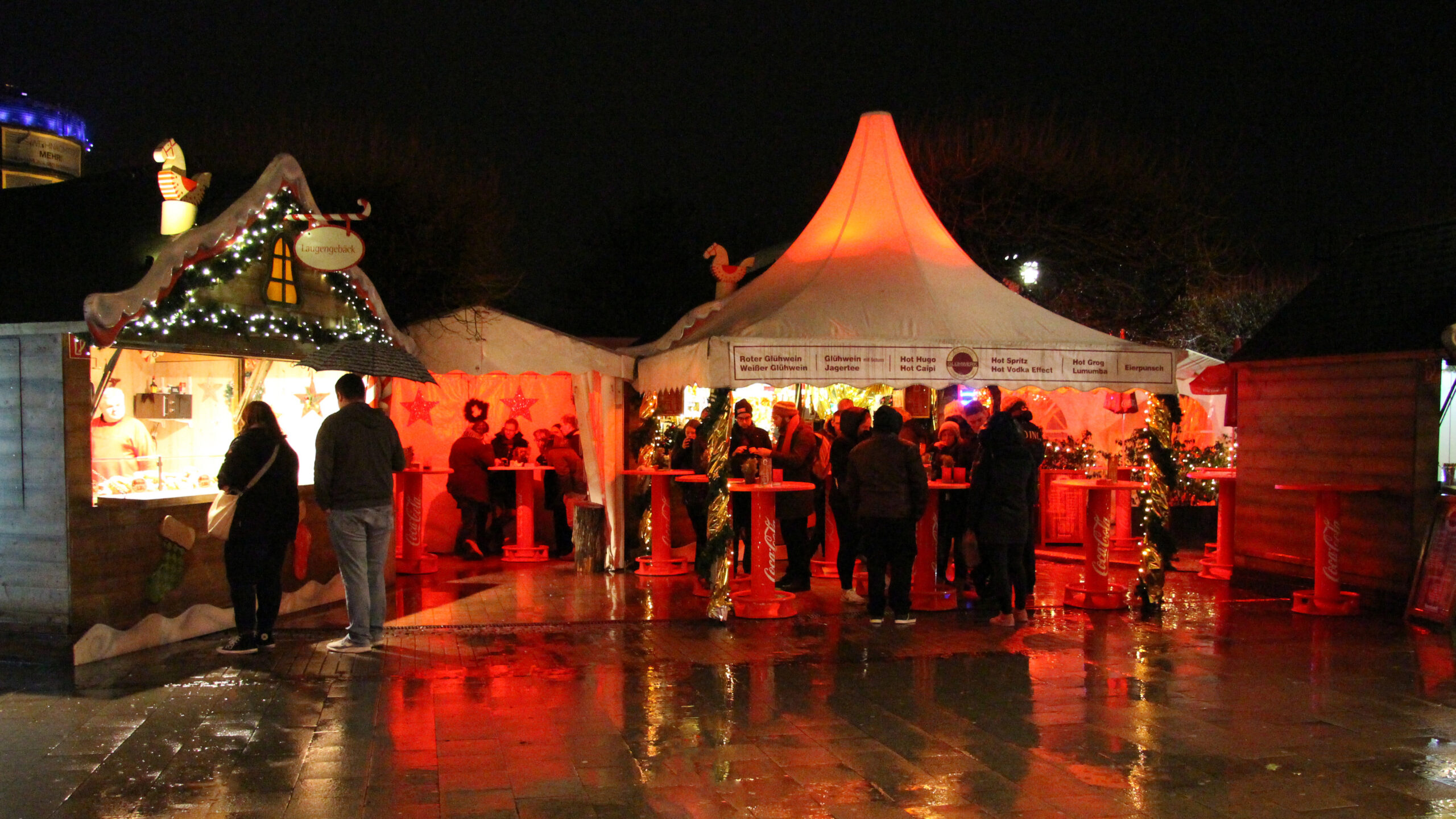 CentrO Oberhausen at Christmas Time IV – Soundscape of Mulled Wine Stall in the Rain