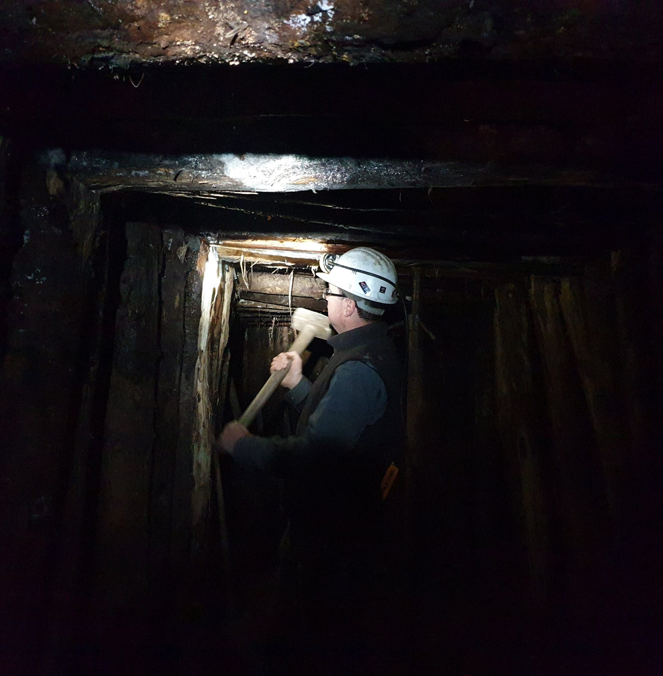 IDRIJA, ANTHONY`S SHAFT; BUILDING OF A CONSTRUCTION FRAME
