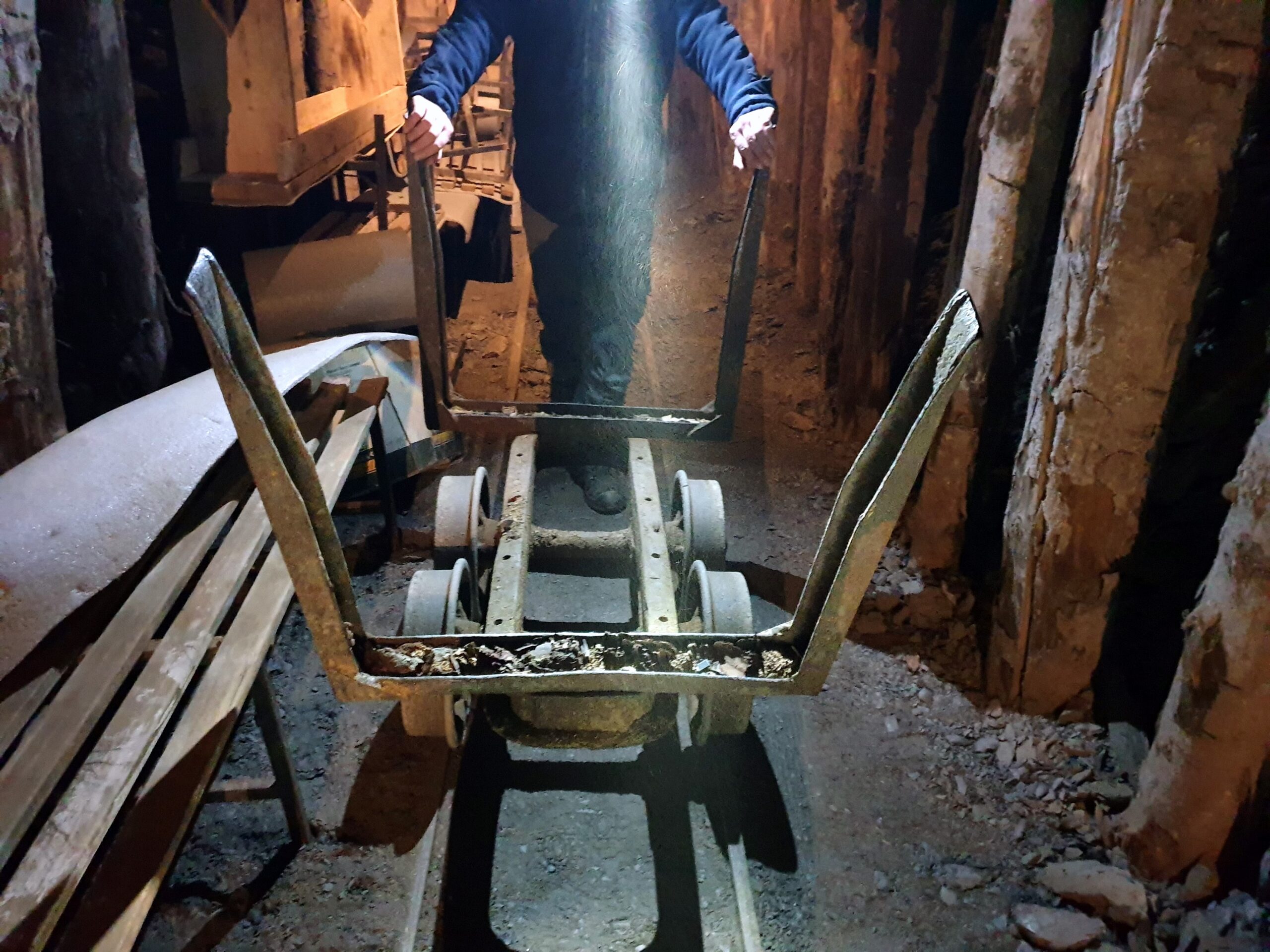 IDRIJA, ANTHONY`S SHAFT, LOADING THE CART AND DISCHARGING ORE IN THE SHAFT