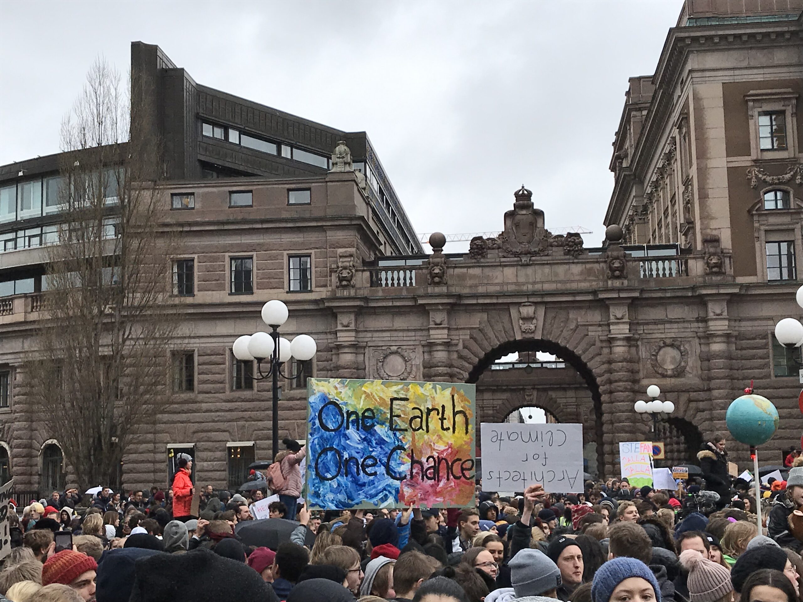 Fridays For Future (Sweden): Outside the parliament- crowd chanting slogans