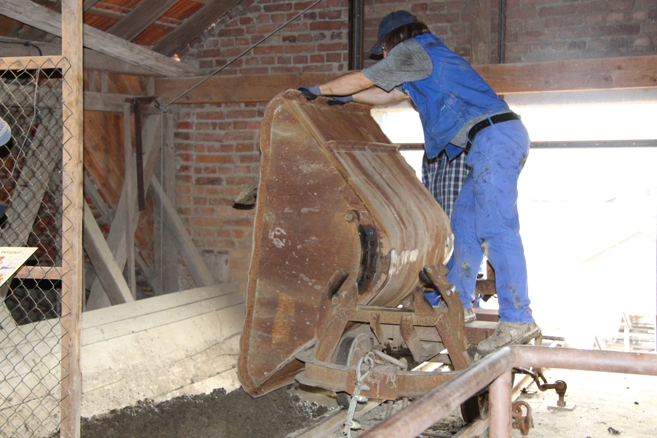 Industrial Brick Production III – Tilting the Clay Wagon