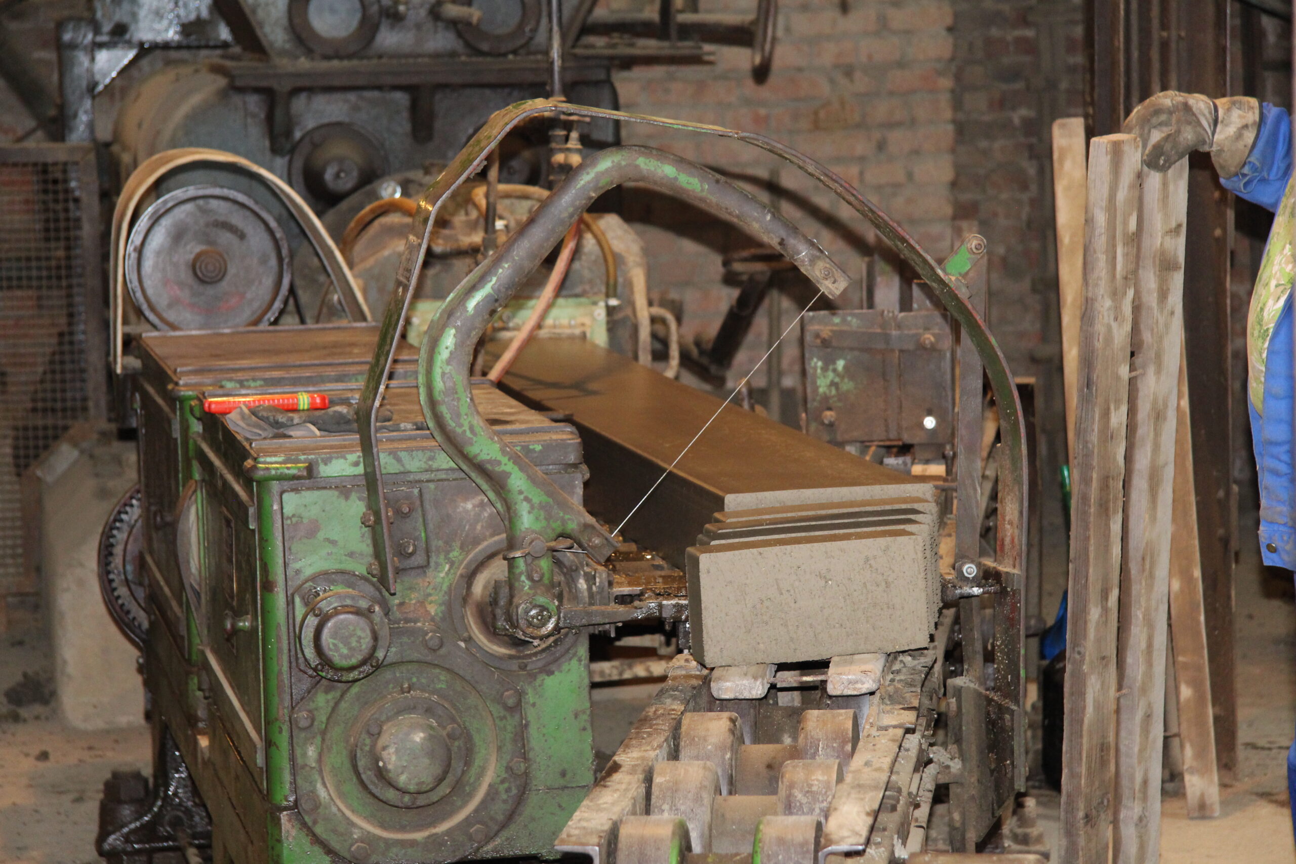 Industrial Brick Production IX – Automatic Cutter