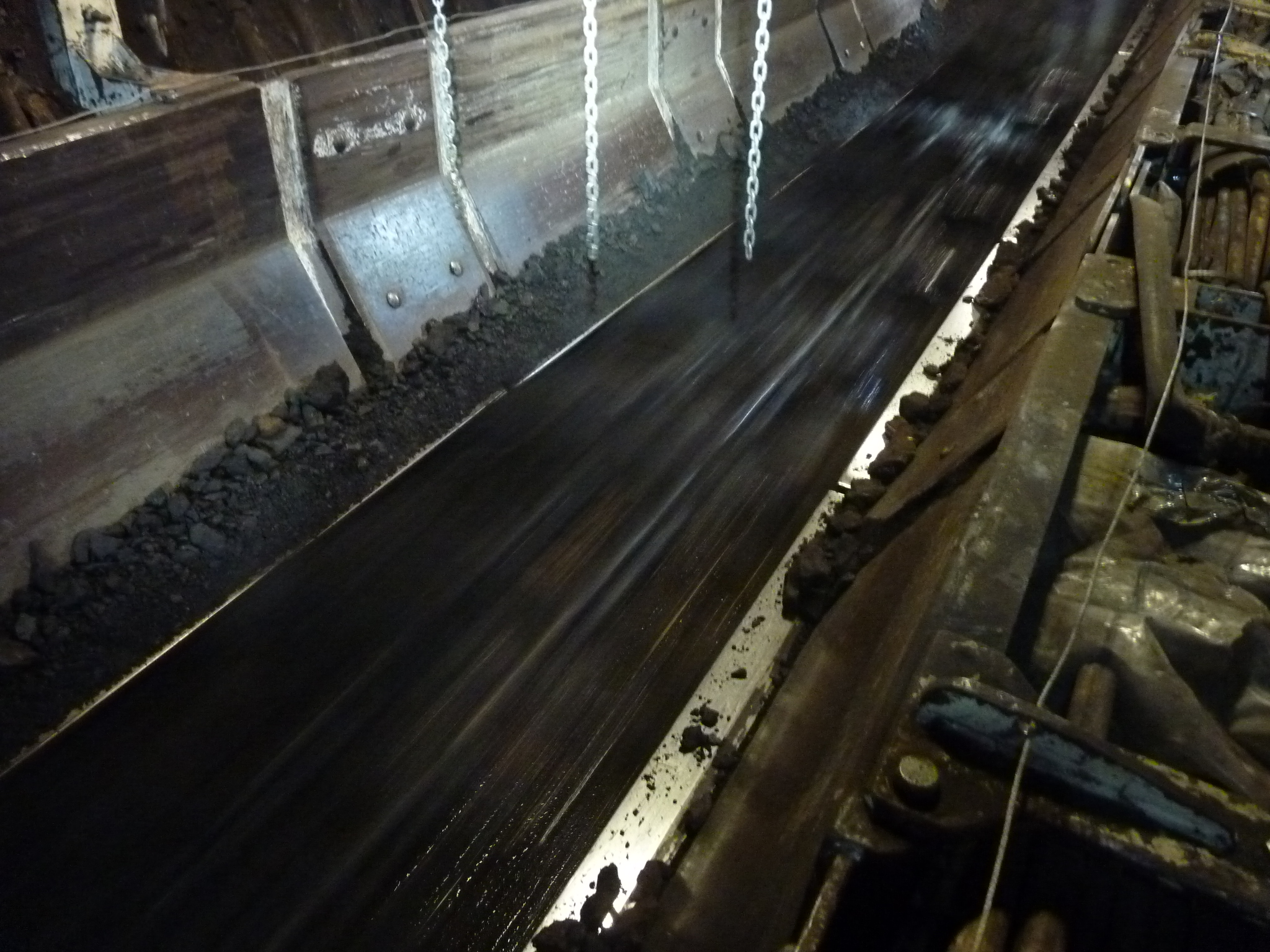 The Velenje Coal Mine, Coal transport along longwall face with chain conveyor JOY 9