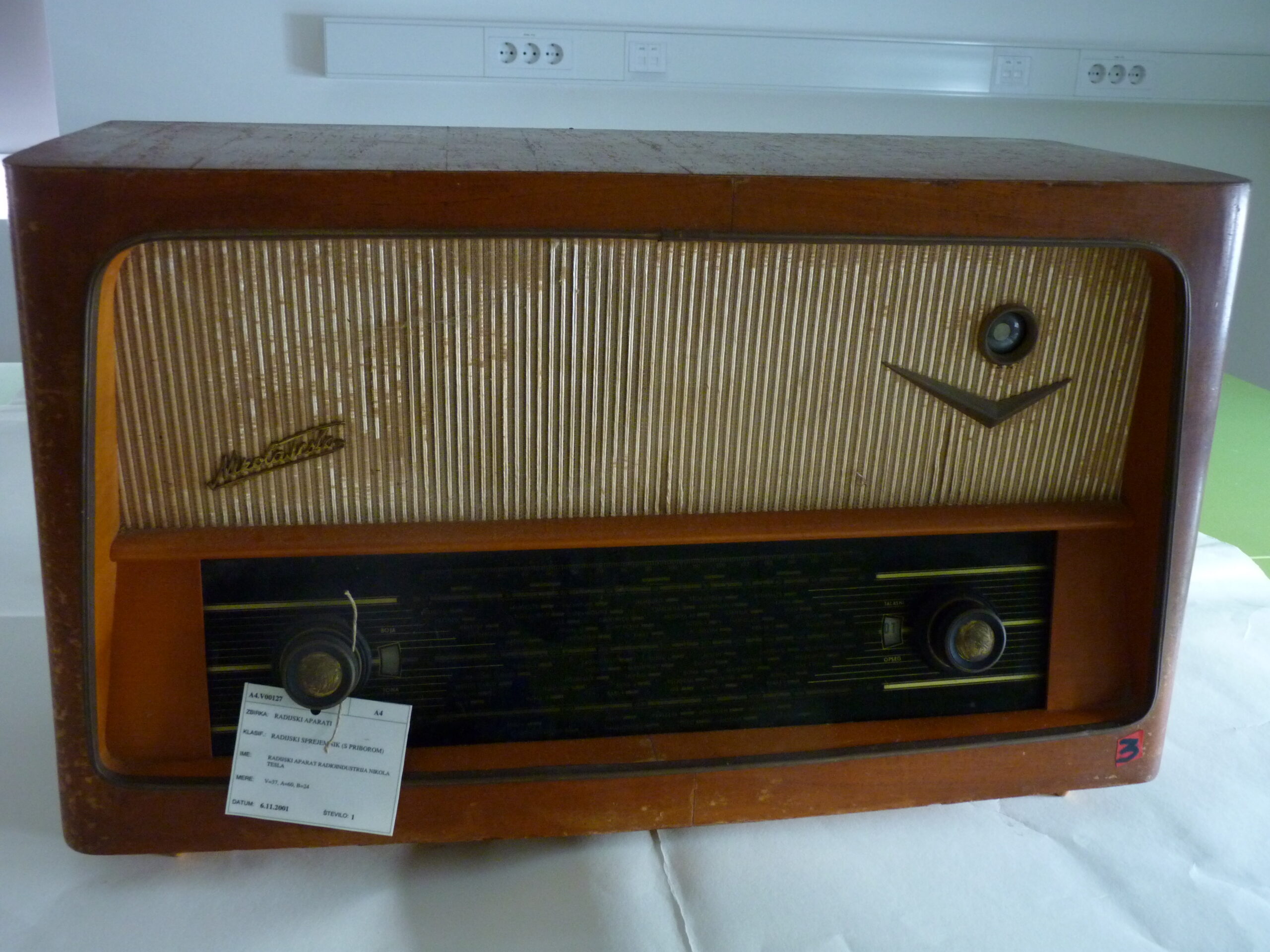 Radio Nikola Tesla 2- changing frequency