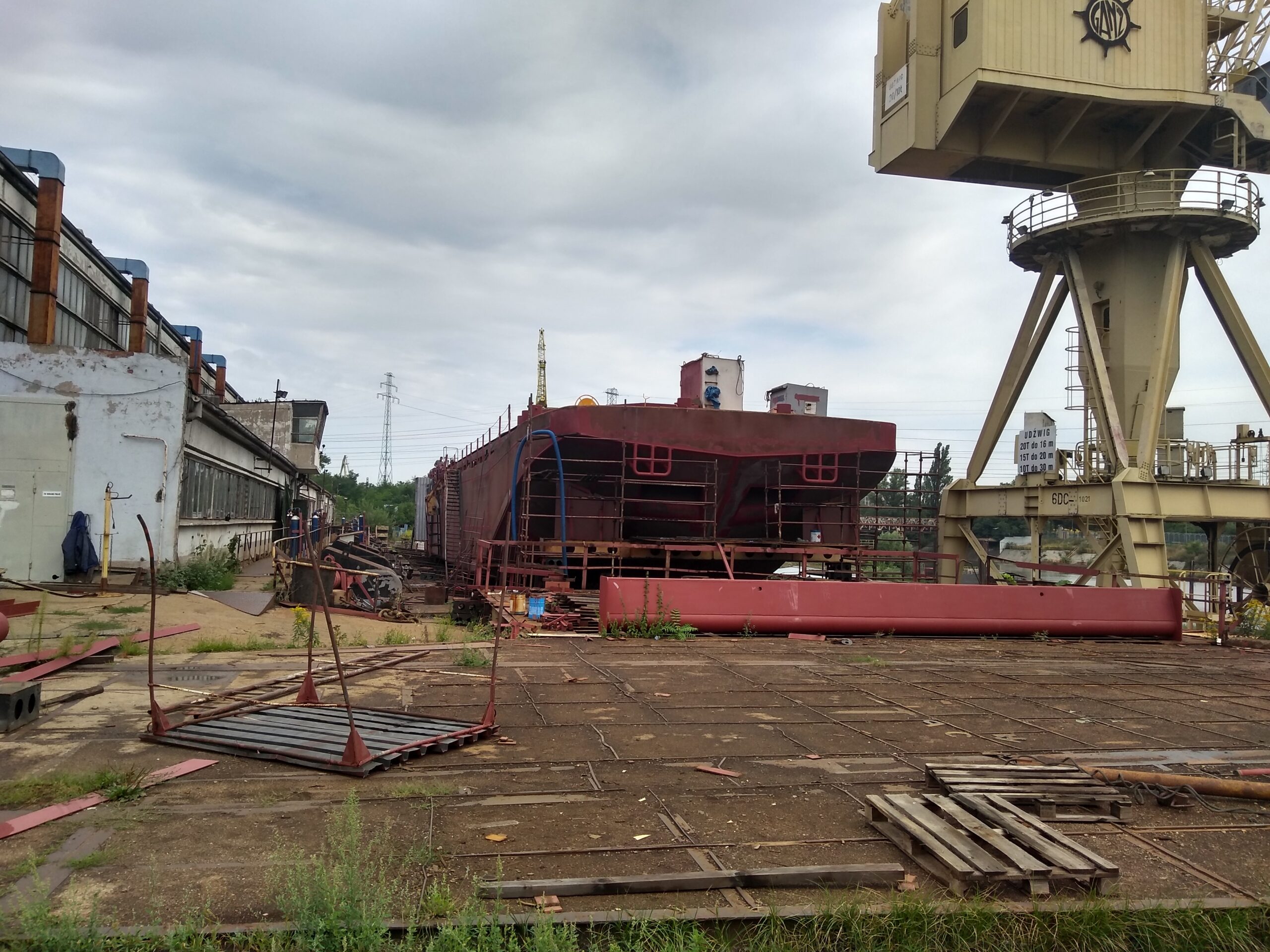 A river shipyard in Wrocław (binaural), part 1