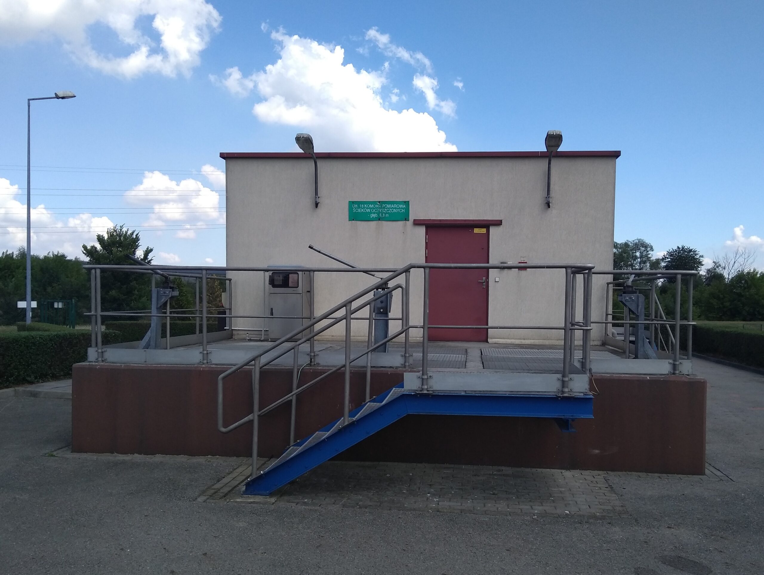 The sewage treatment plant (11): the treated sewage receiver