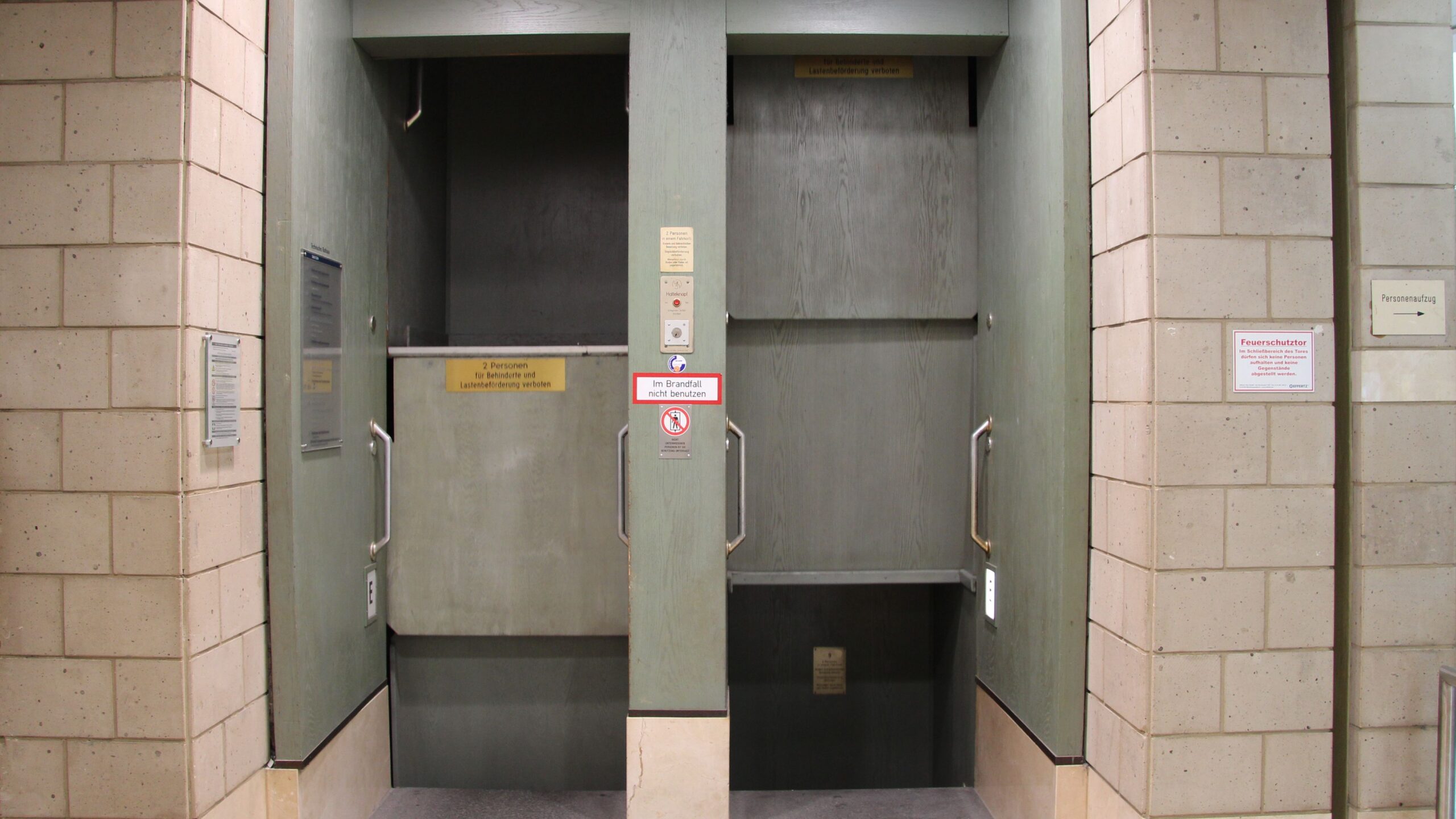 Paternoster I – Outside